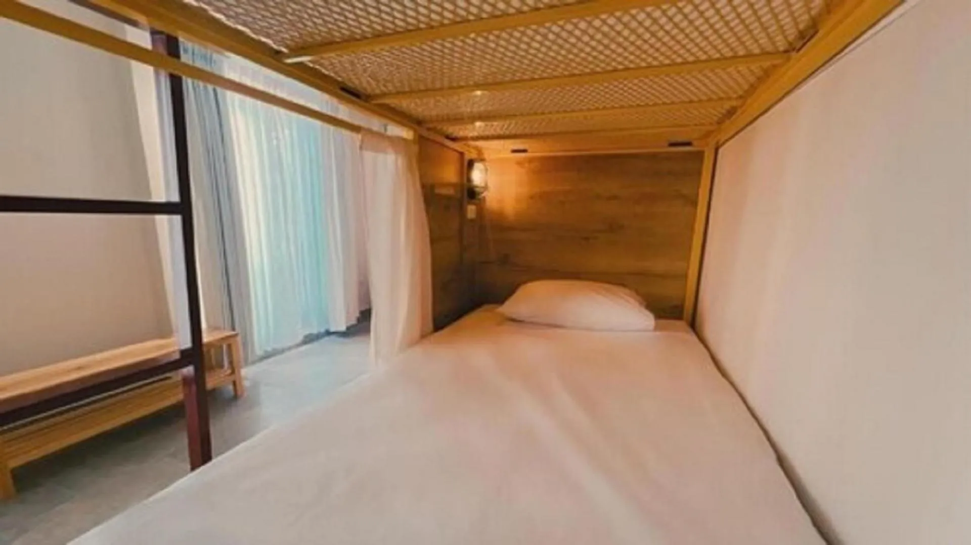 Bedroom, Bed in Viajero Huacachina Hostel