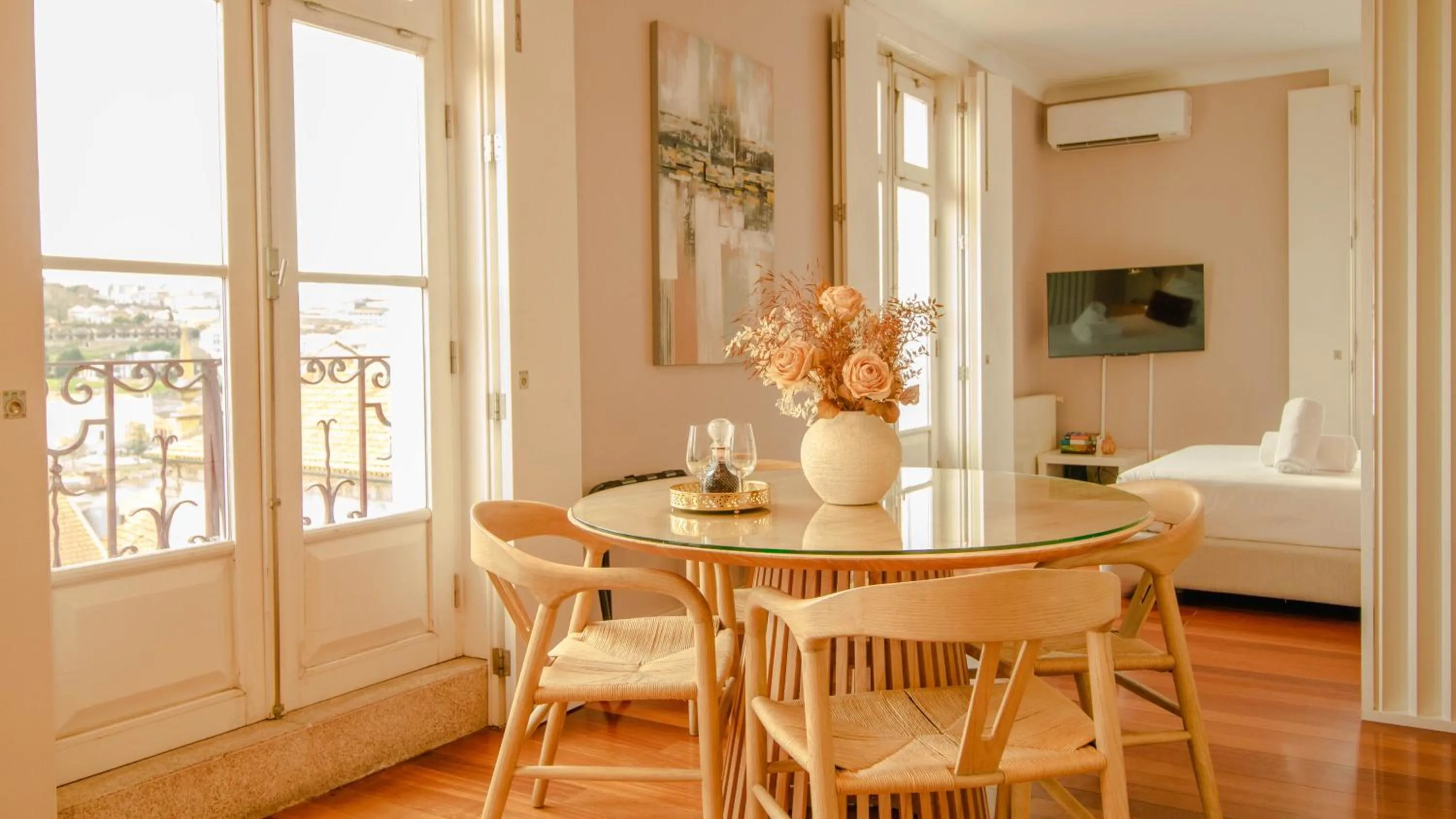 TV and multimedia in RIBEIRA by YoursPorto