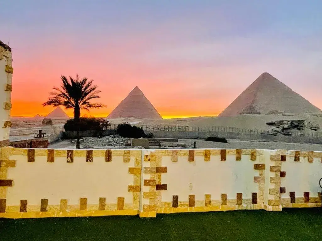 Deluxe Suite in White House Pyramids view Deluxe Suite in White House Pyramids view
