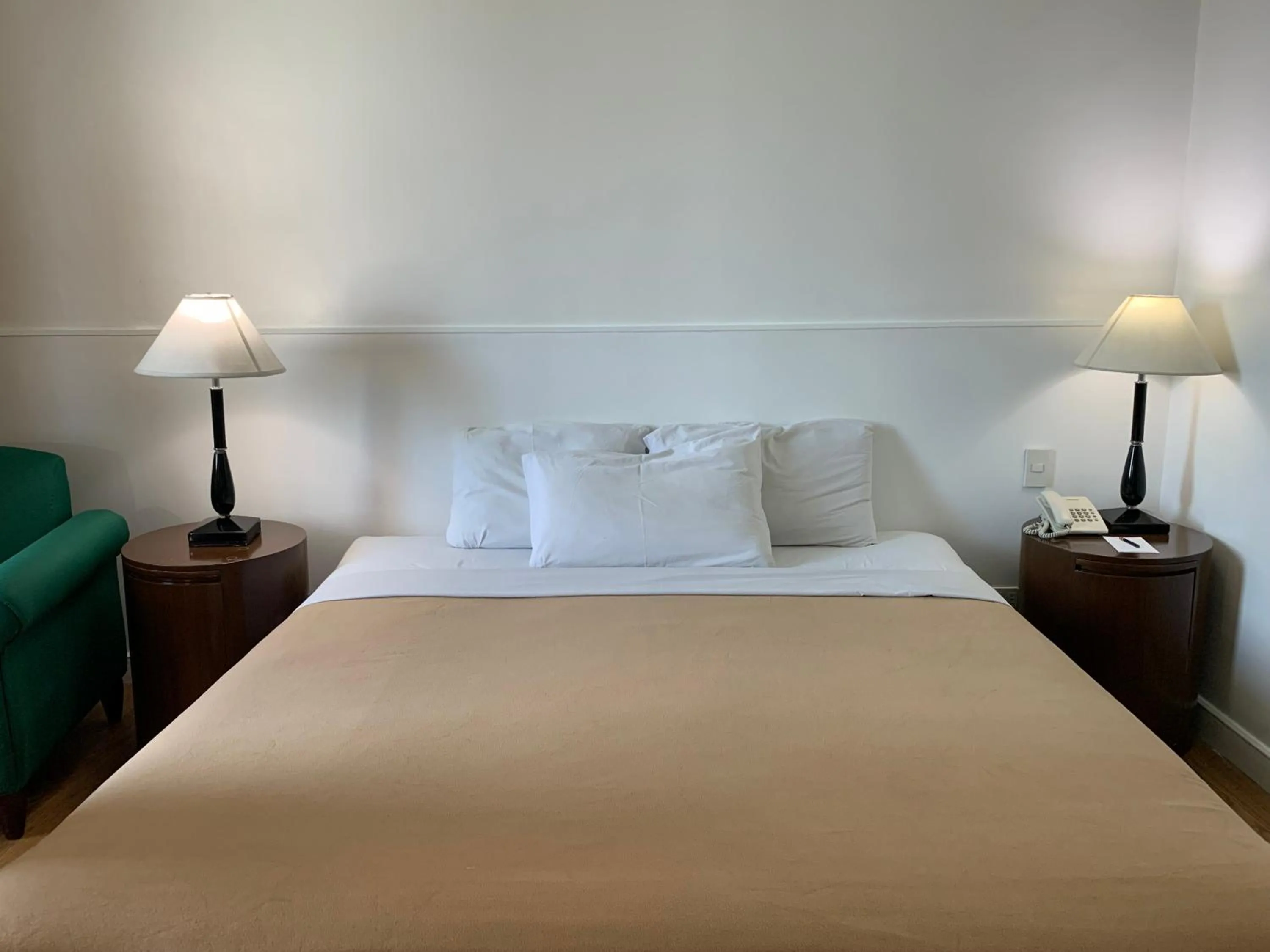 Bed in Pearl Manila Hotel