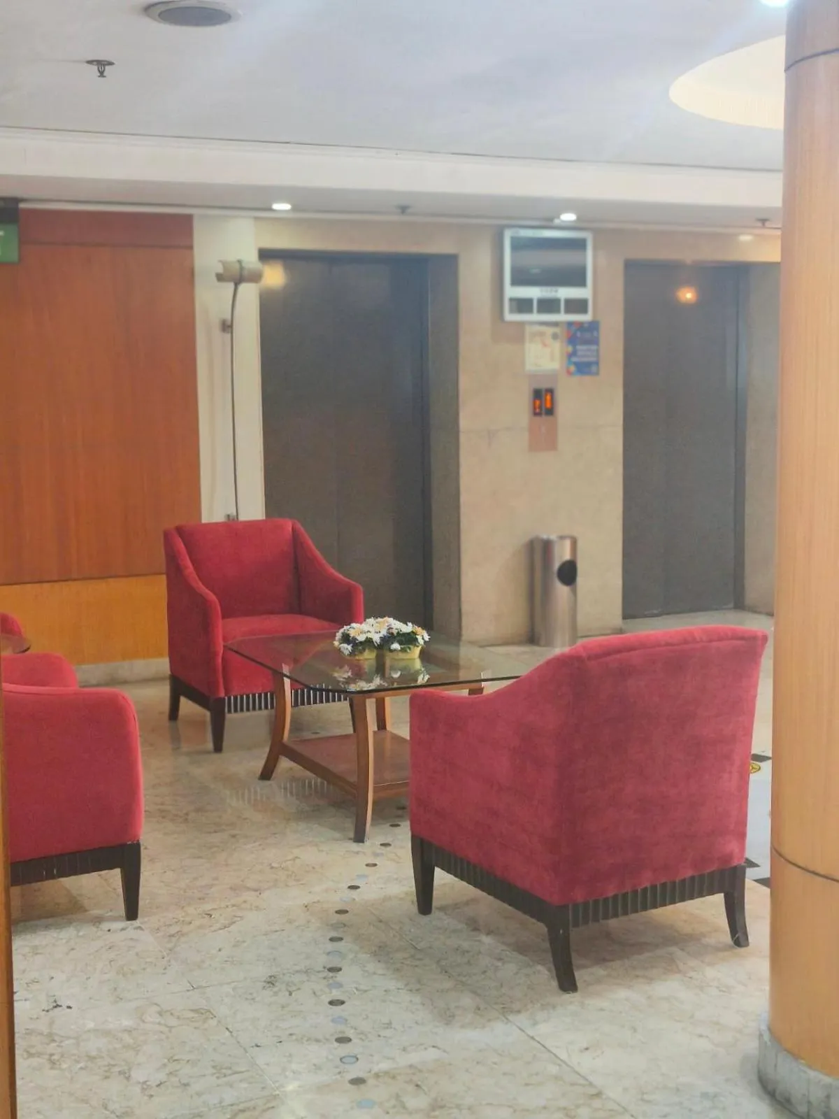 Lobby or reception in Pearl Manila Hotel