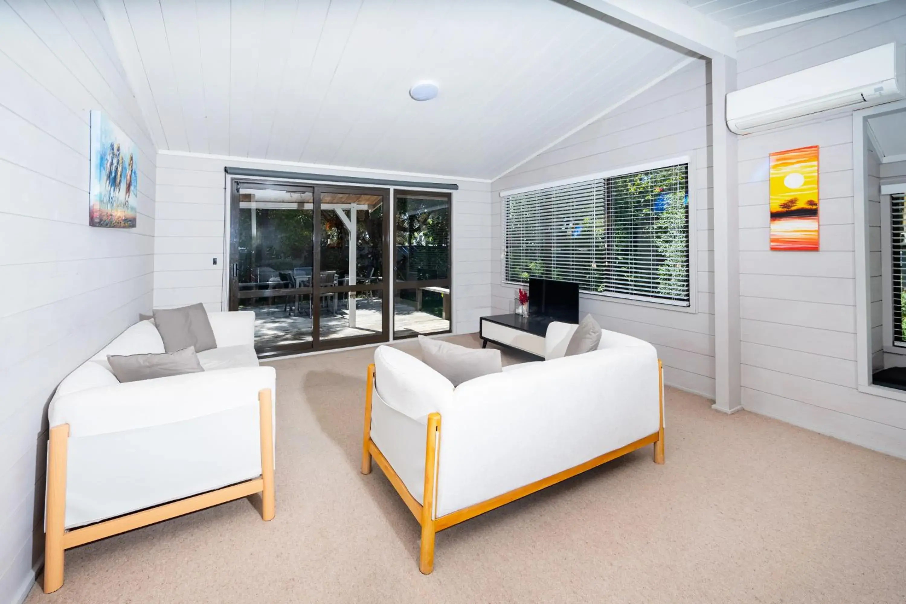 Three-Bedroom Bungalow in Orewa Motor Lodge Three-Bedroom Bungalow in Orewa Motor Lodge