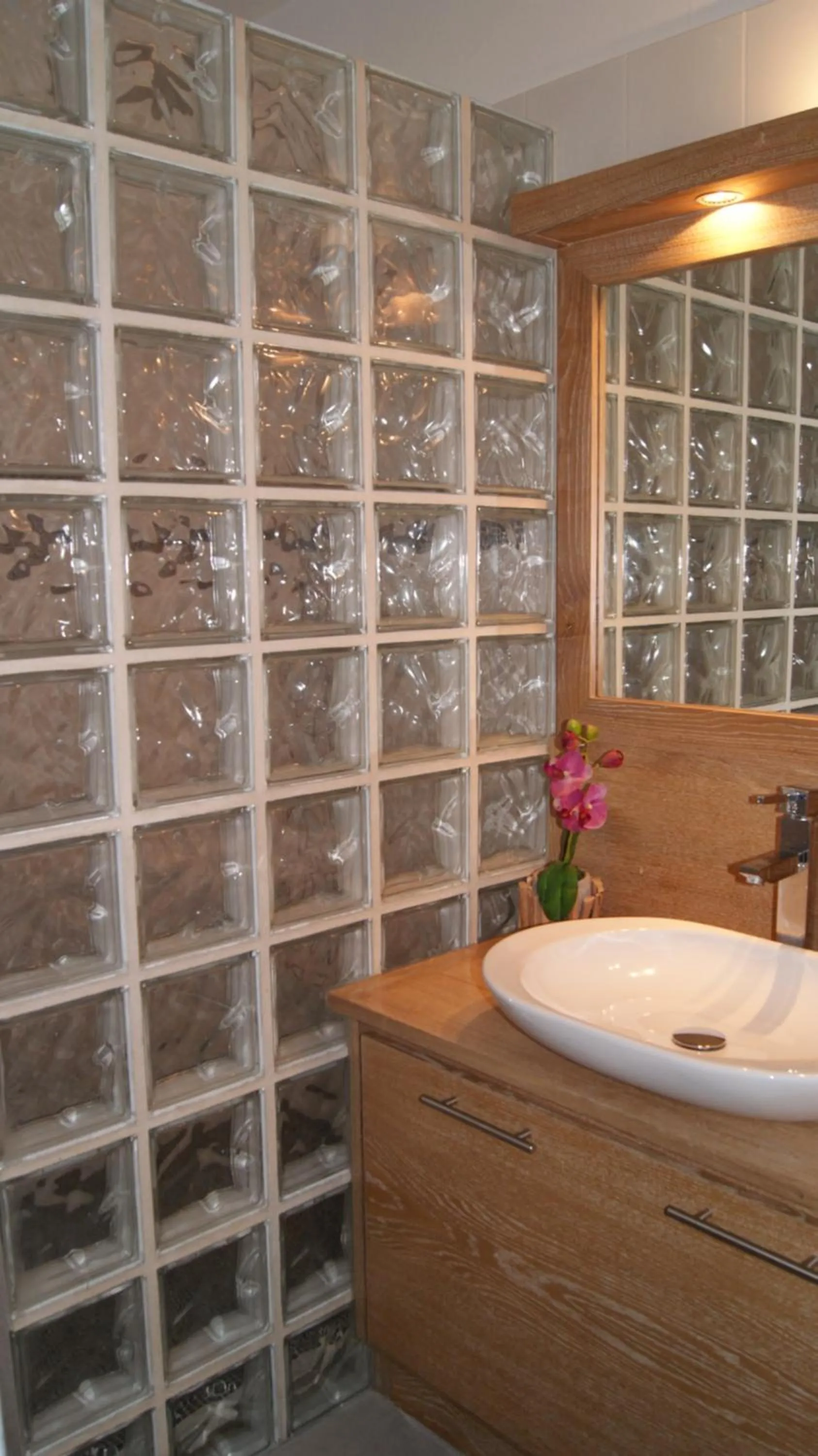Bathroom in Residence Bellavista à Santa Giulia, proche de la plage et vue mer