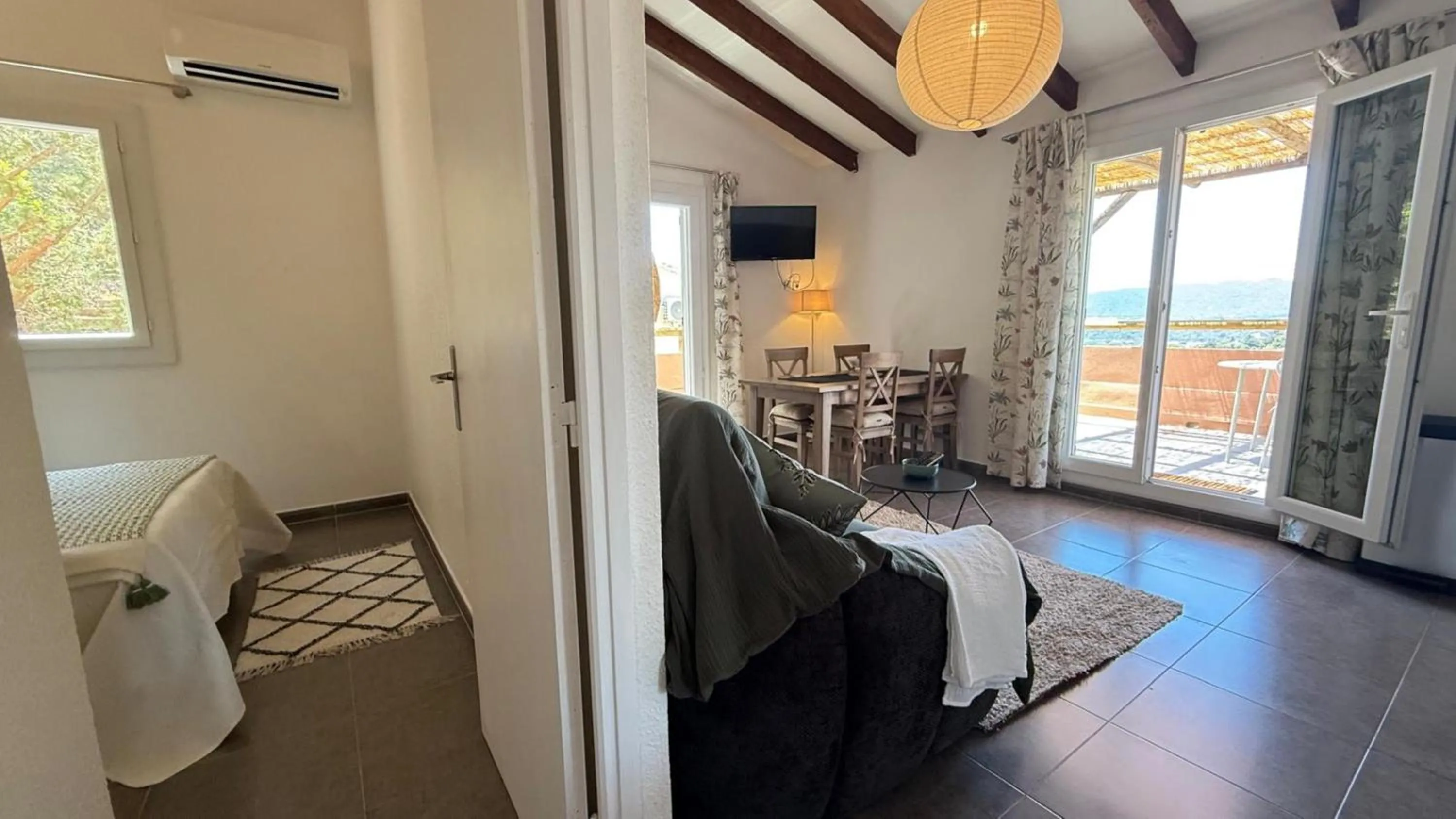 Residence Bellavista à Santa Giulia, proche de la plage et vue mer