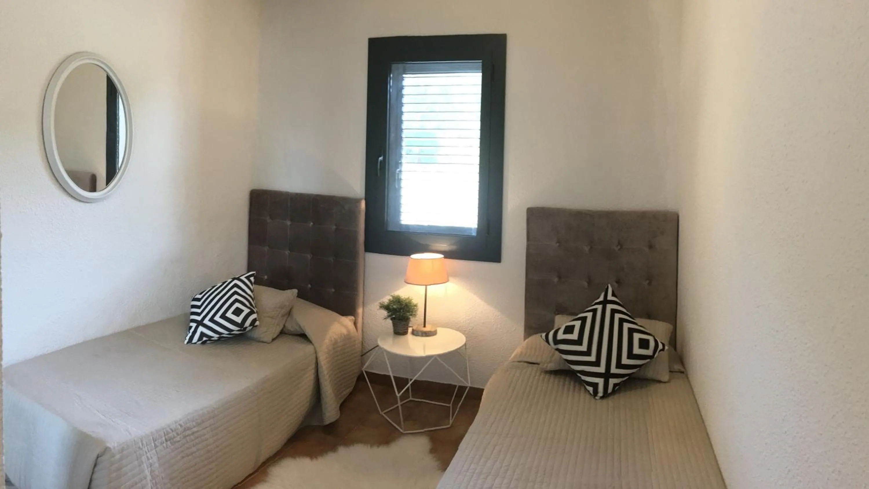 Living room, Bed in Residence Bellavista à Santa Giulia, proche de la plage et vue mer