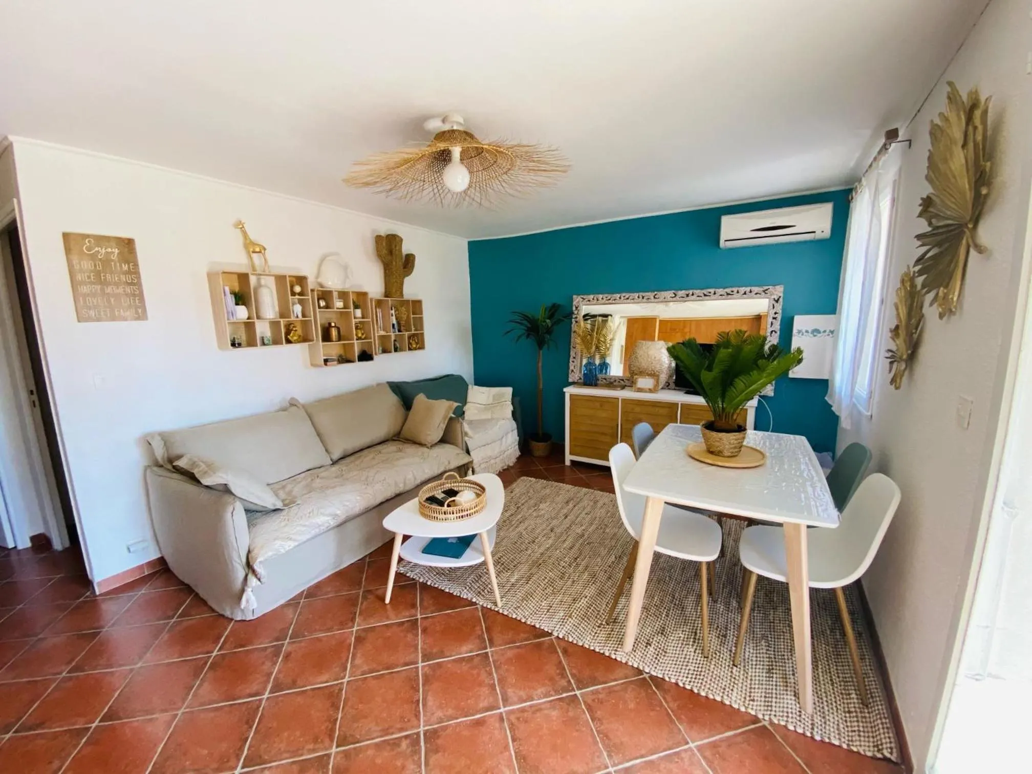Living room in Residence Bellavista à Santa Giulia, proche de la plage et vue mer