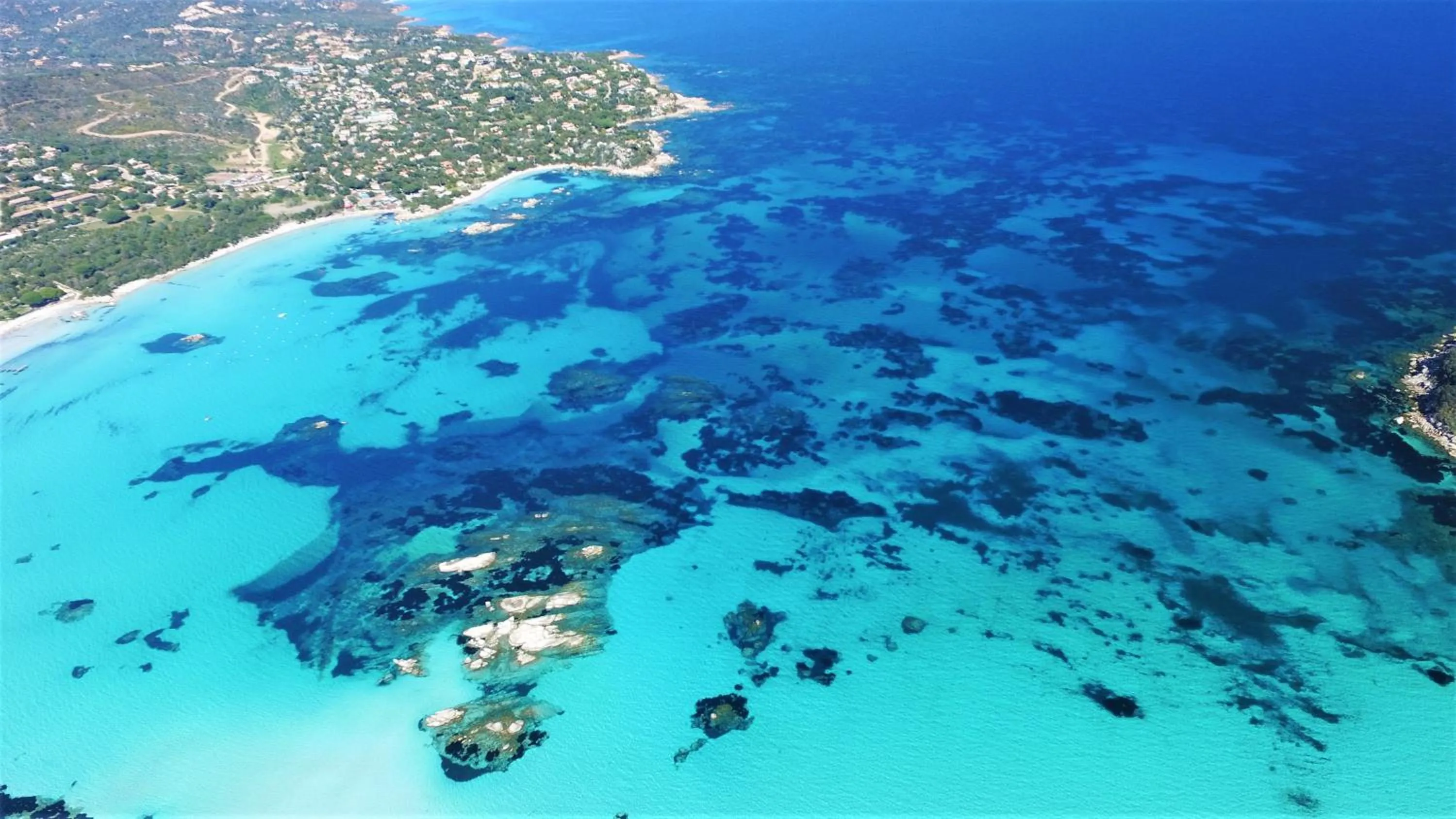 Natural landscape in Residence Bellavista à Santa Giulia, proche de la plage et vue mer