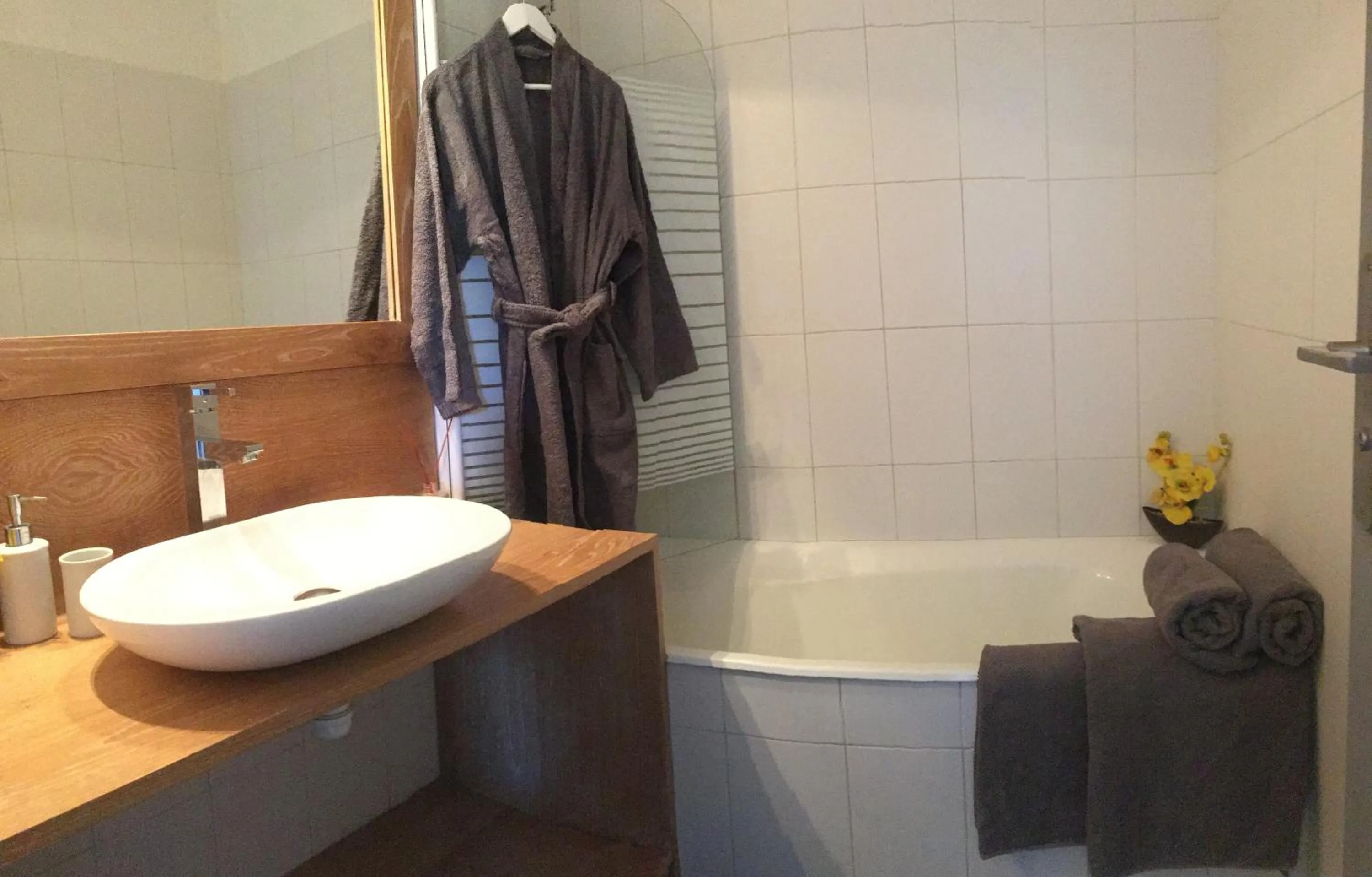 Bathroom in Residence Bellavista à Santa Giulia, proche de la plage et vue mer