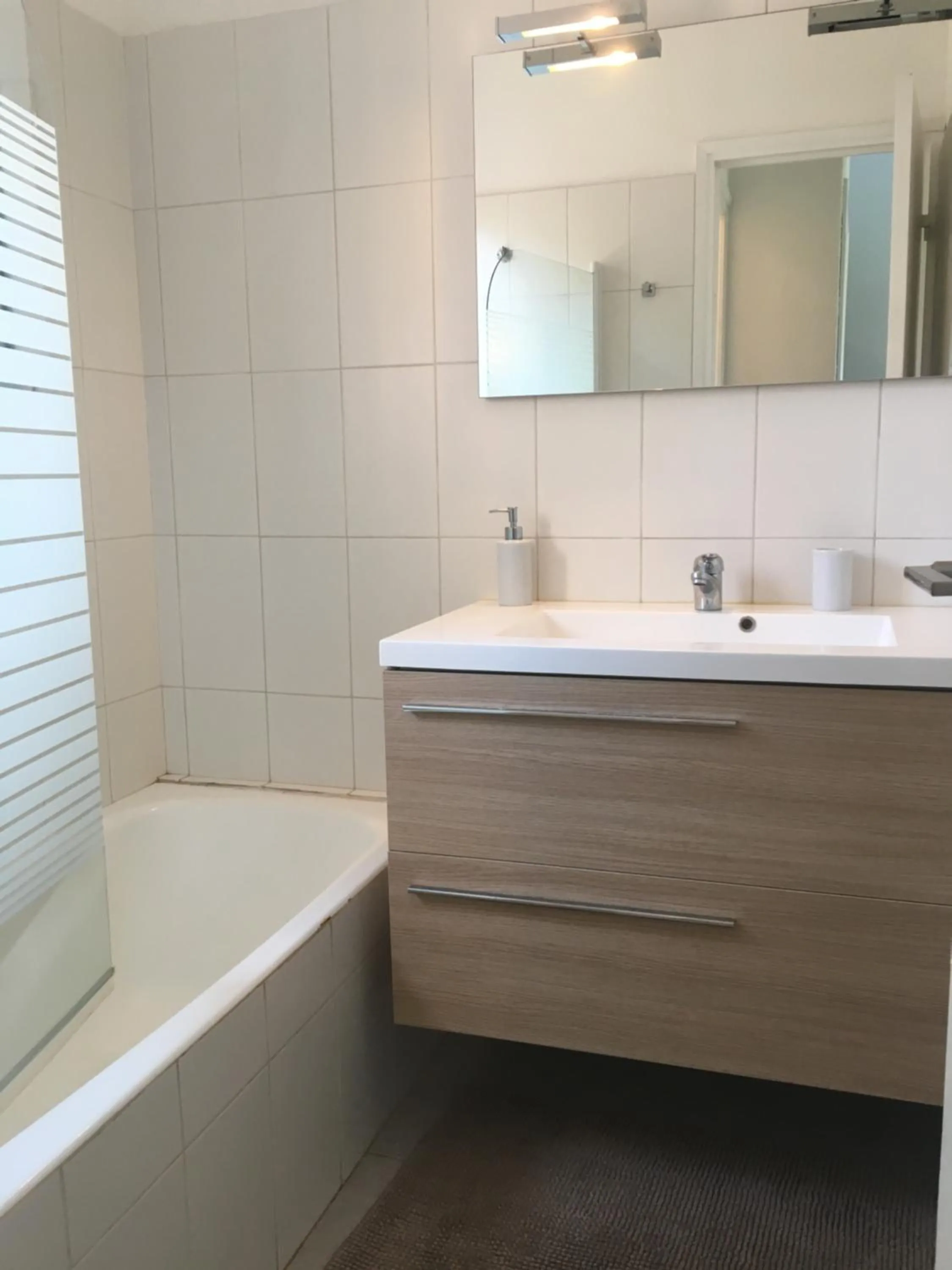 Bathroom in Residence Bellavista à Santa Giulia, proche de la plage et vue mer