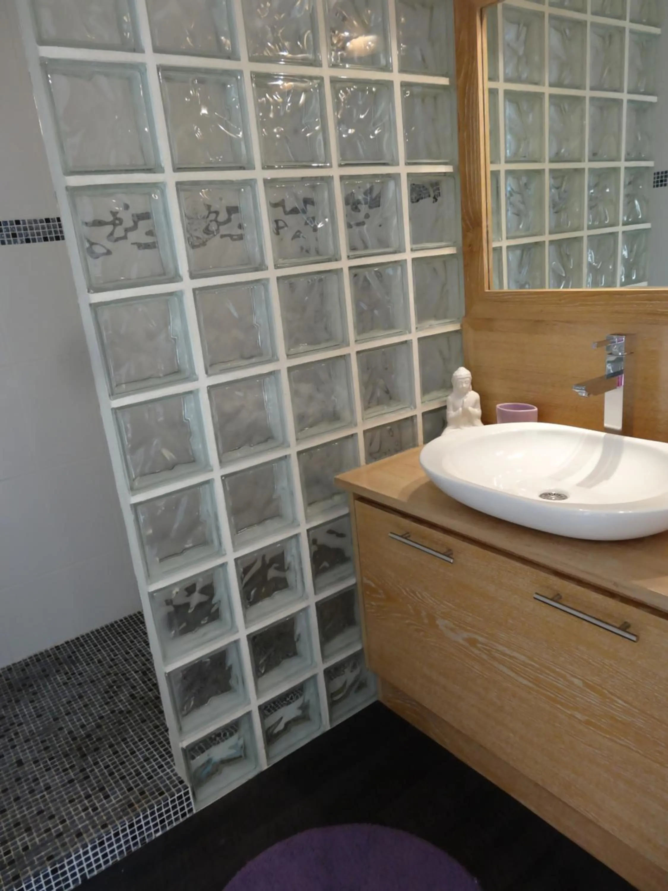 Bathroom in Residence Bellavista à Santa Giulia, proche de la plage et vue mer