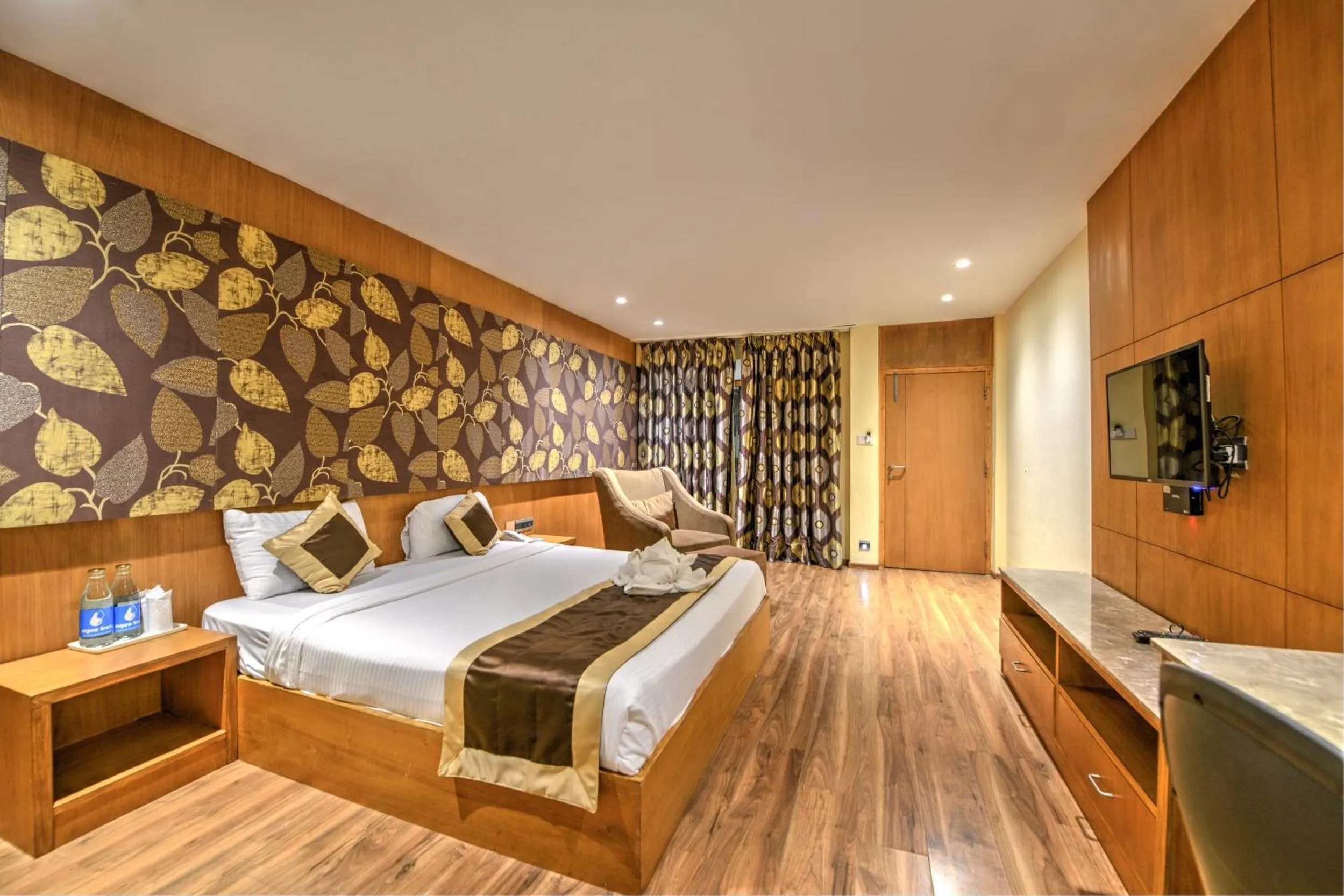 Bed in Silver Sand Sentinel