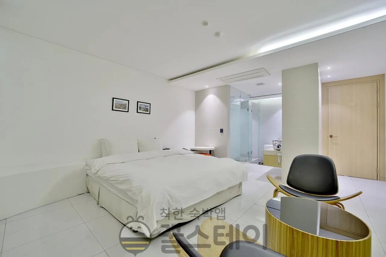 Bed in Golden Hotel Incheon