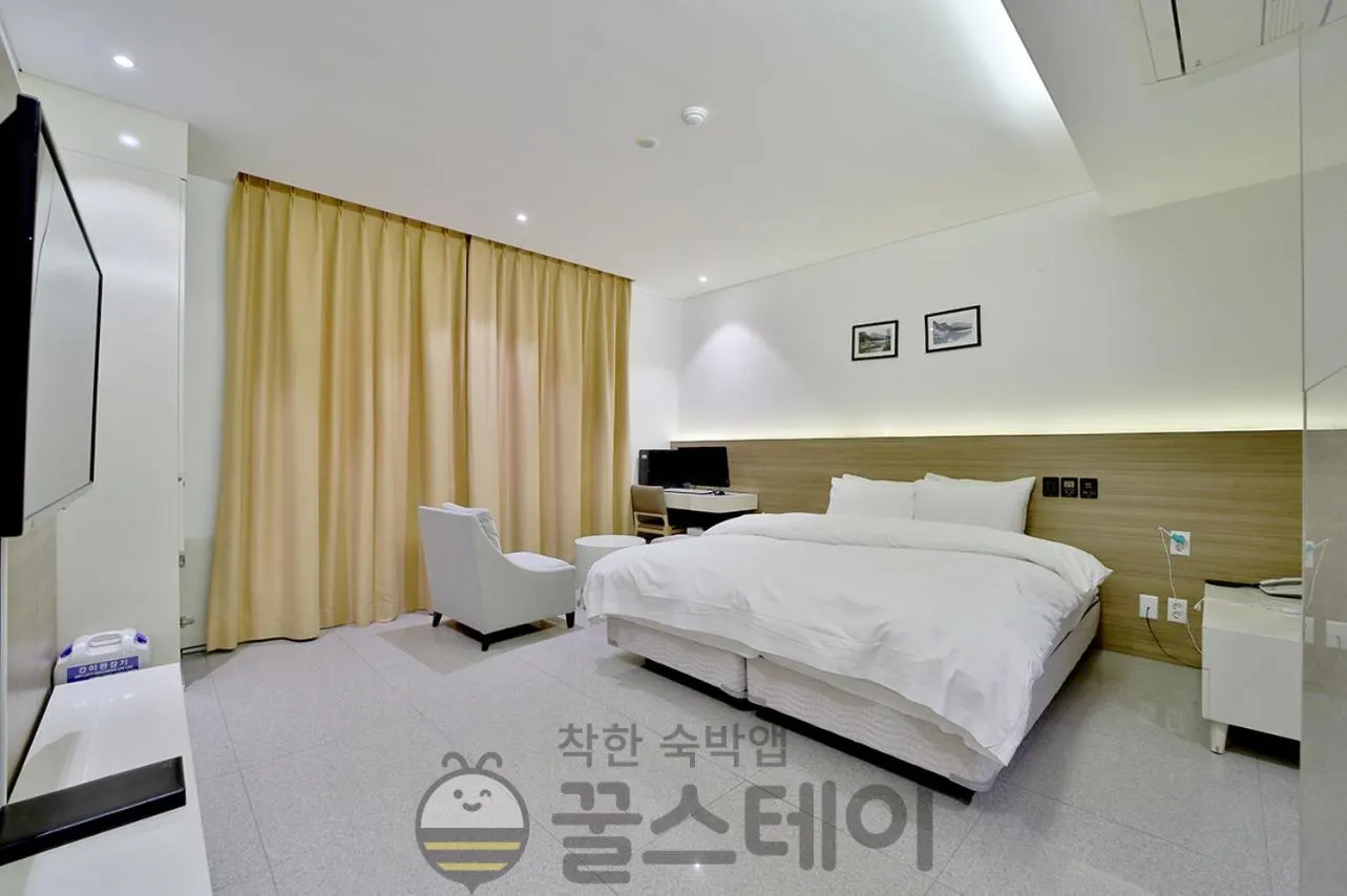 Bed in Golden Hotel Incheon