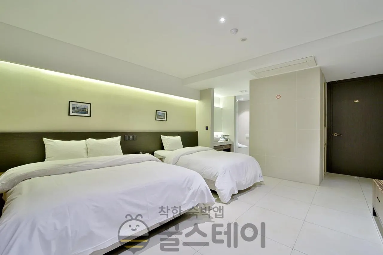 Bed in Golden Hotel Incheon