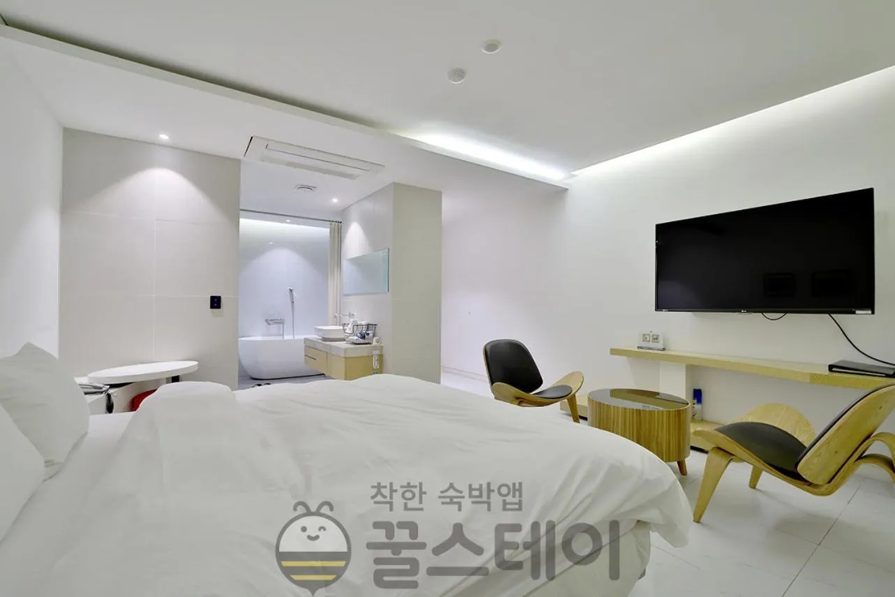 Bed in Golden Hotel Incheon