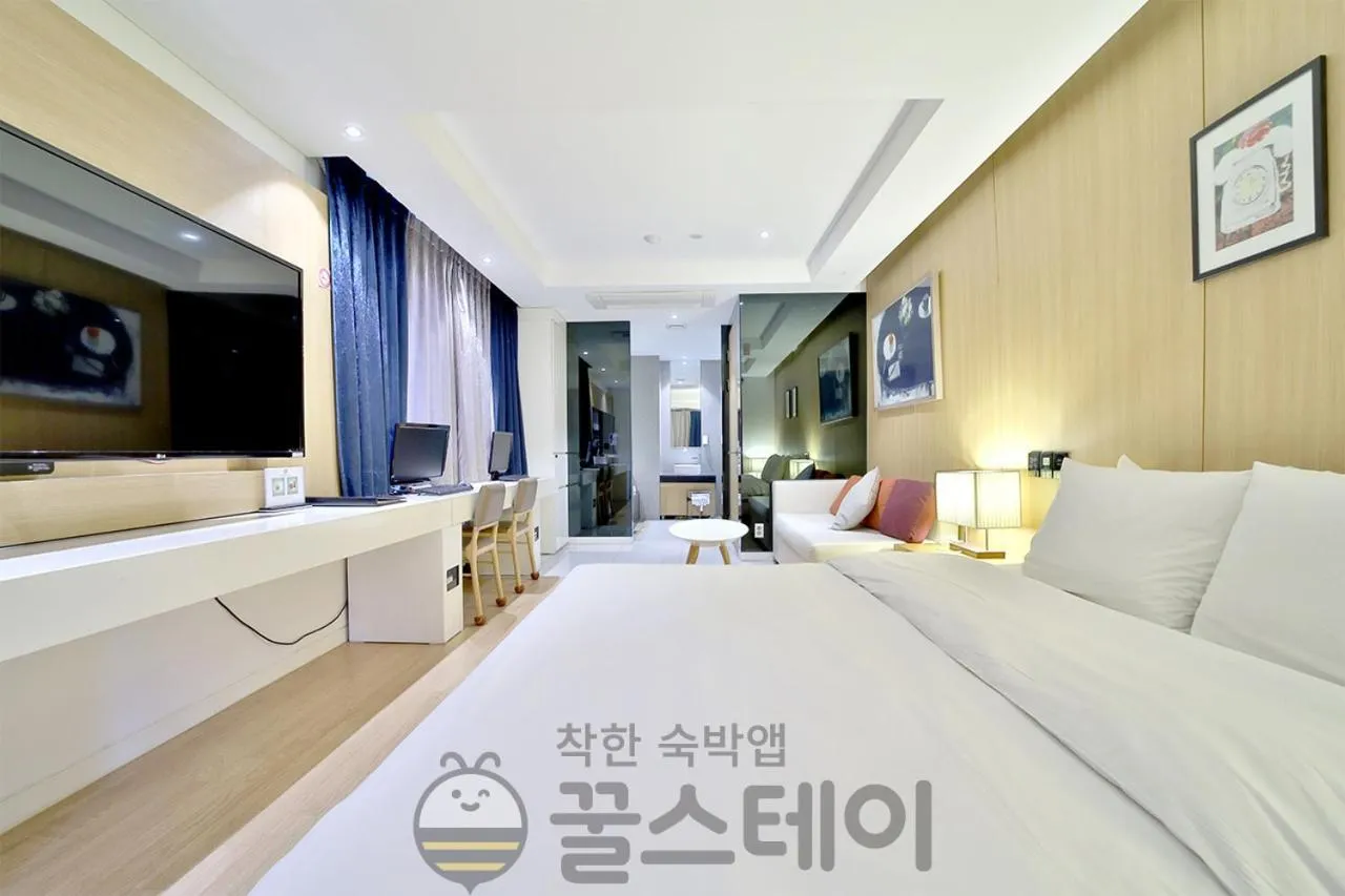 Bed in Golden Hotel Incheon