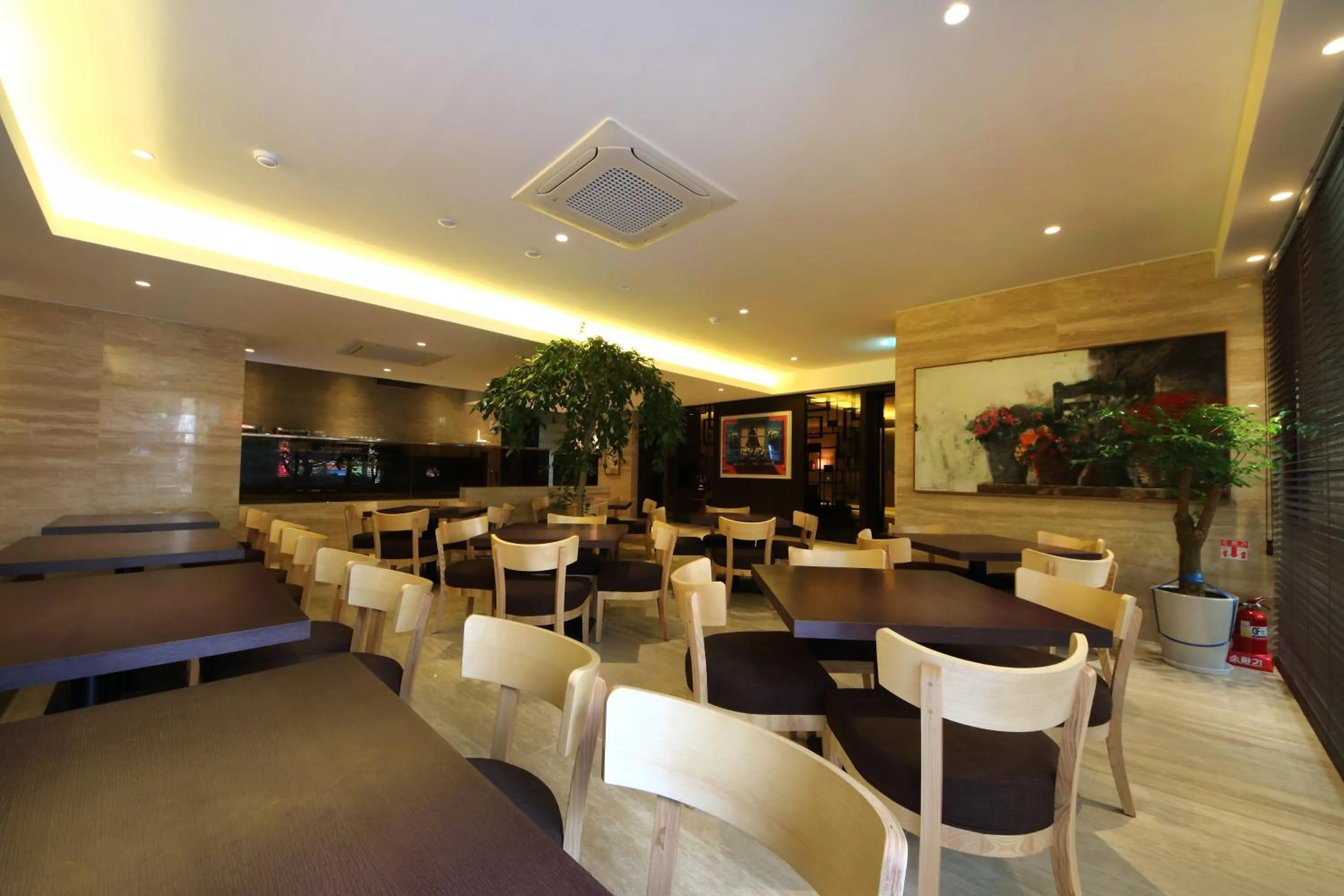 Restaurant/places to eat in Golden Hotel Incheon