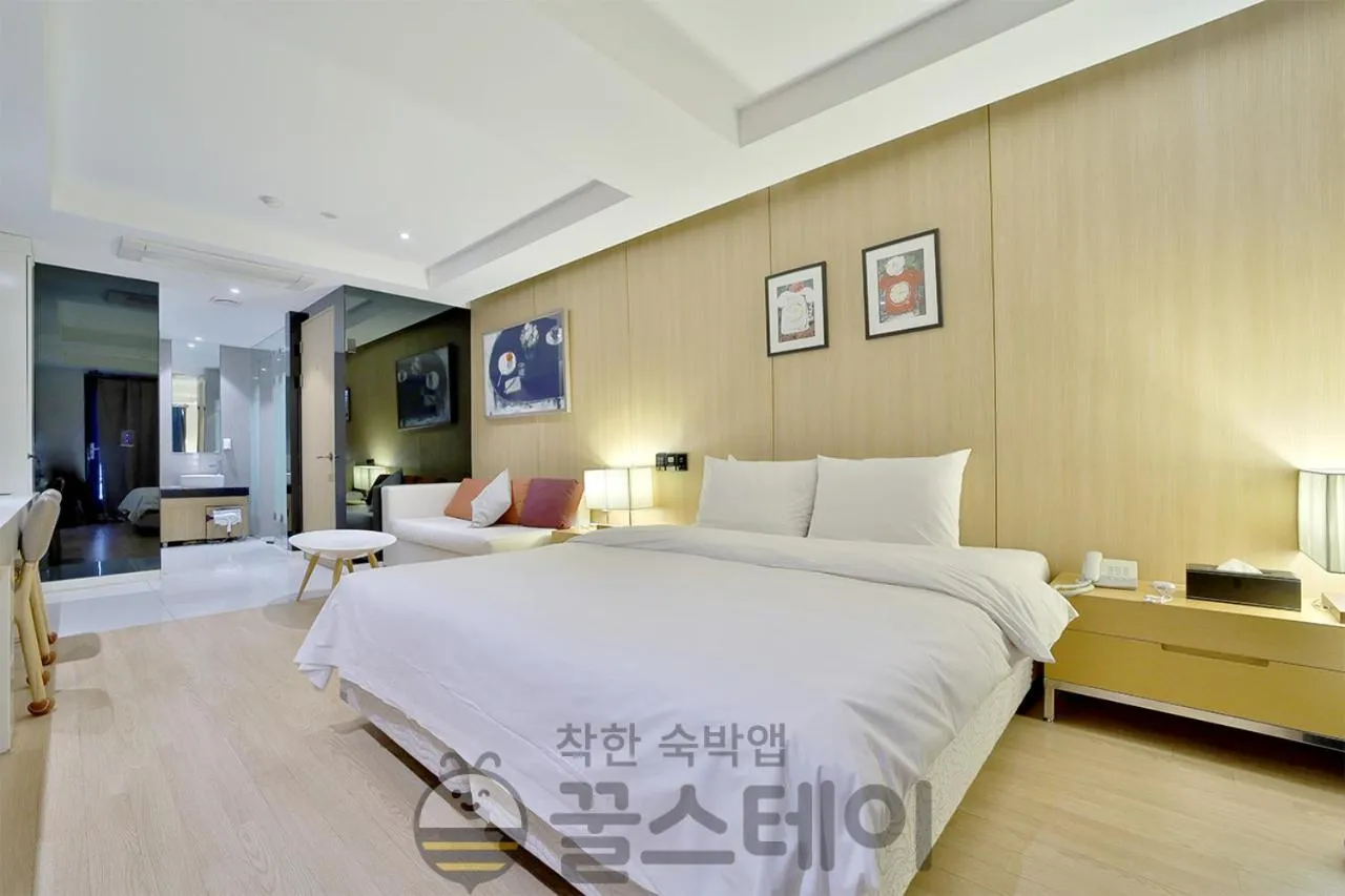 Bed in Golden Hotel Incheon