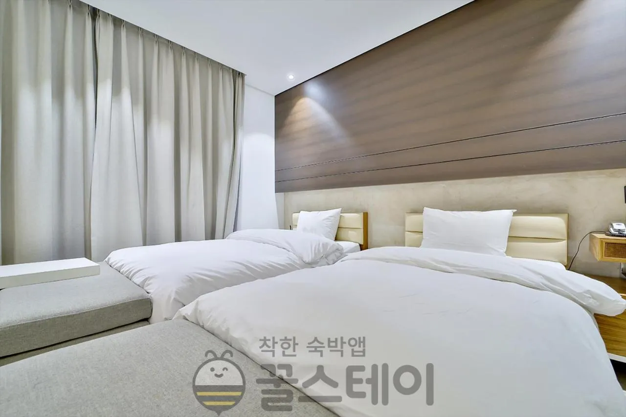 Bed in Golden Hotel Incheon