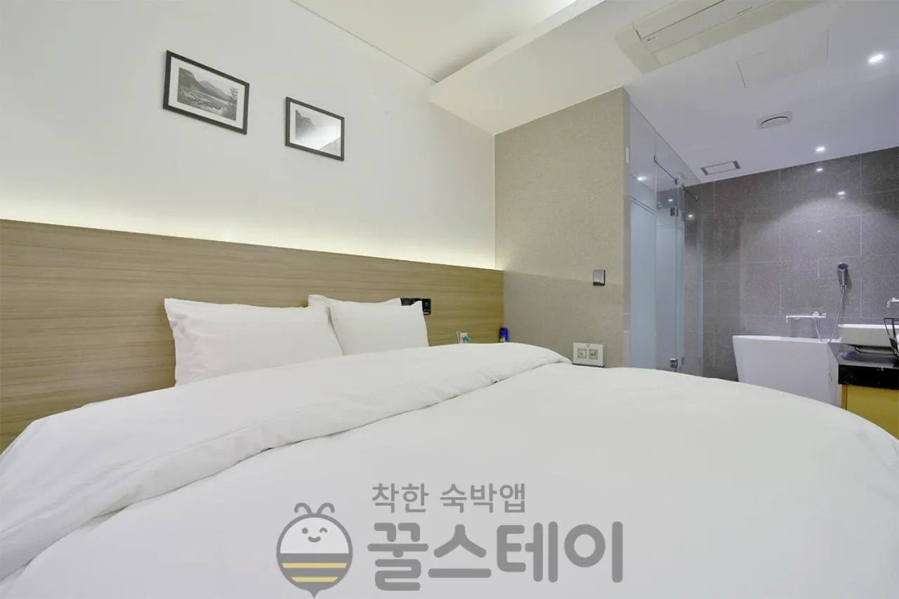 Bed in Golden Hotel Incheon