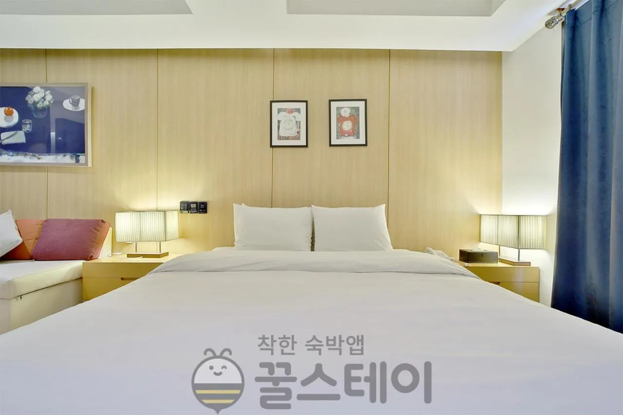 Bed in Golden Hotel Incheon