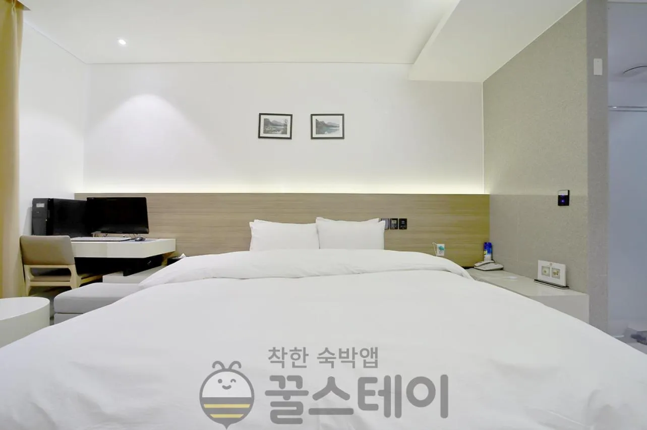 Bed in Golden Hotel Incheon
