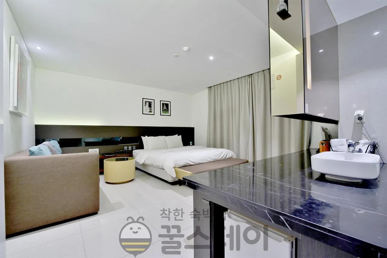 Bed in Golden Hotel Incheon