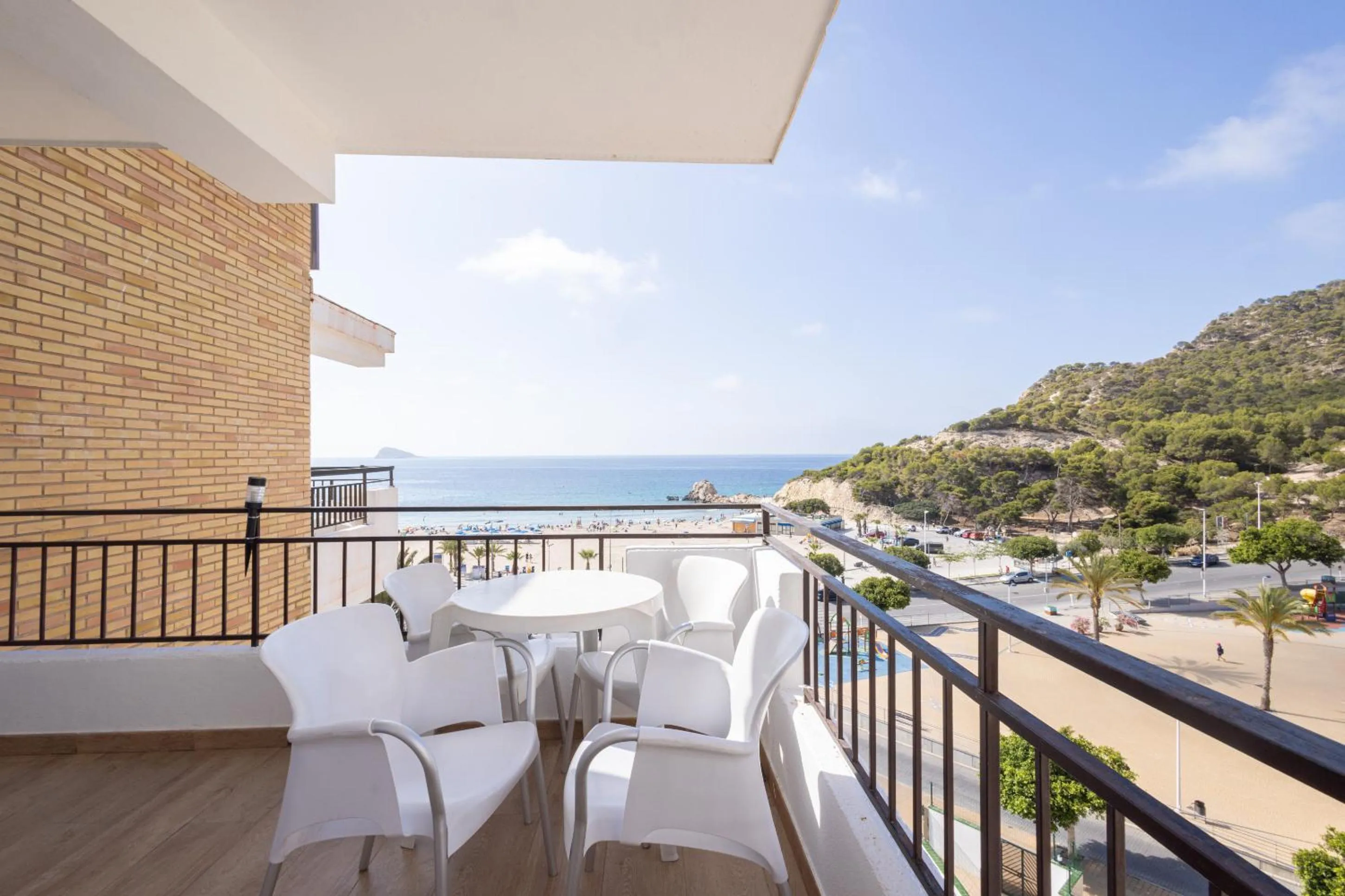 Day in Apartamentos Odysea By Apartamentos Valentia