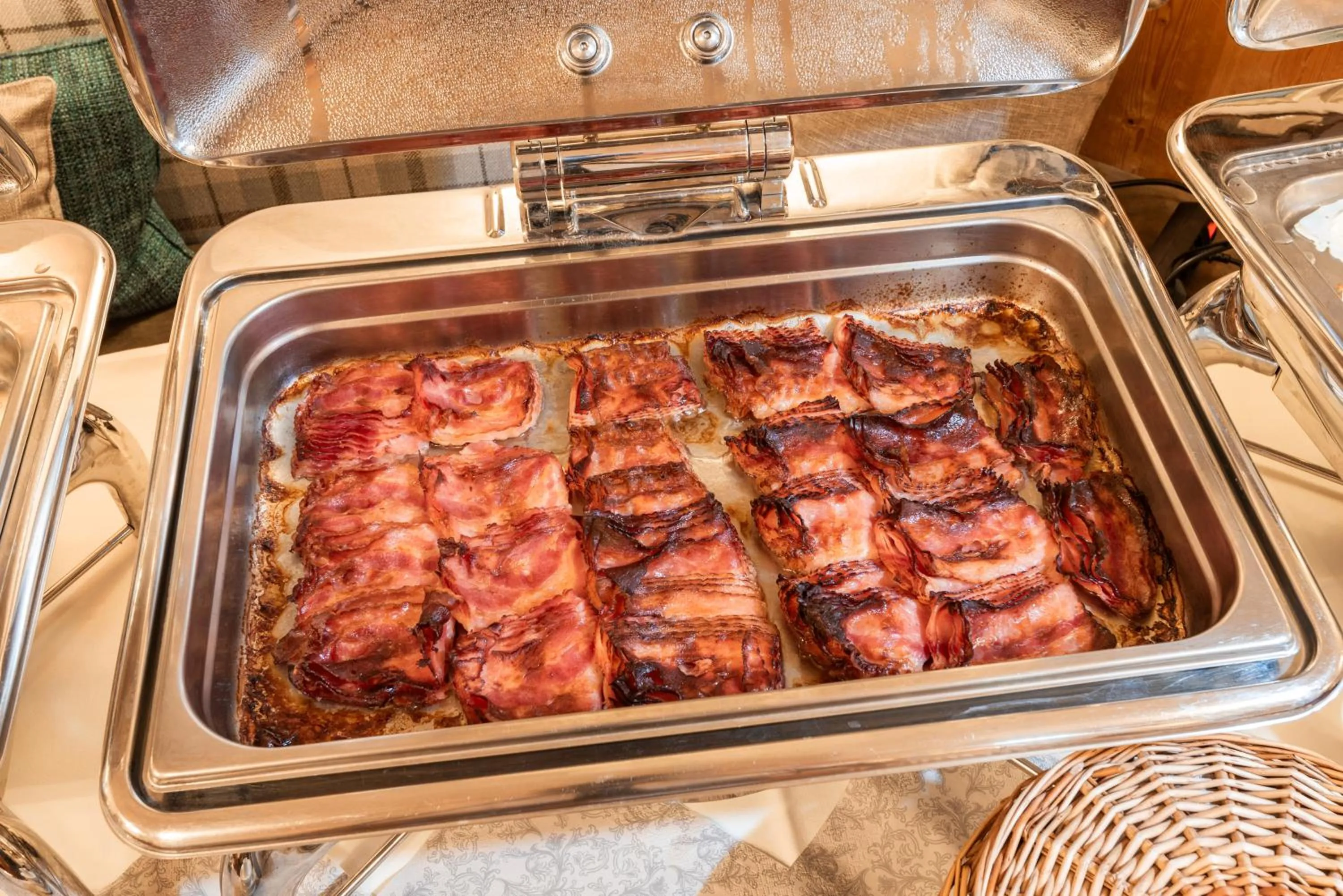 Buffet breakfast in Alpen Glück Hotel Unterm Rain garni