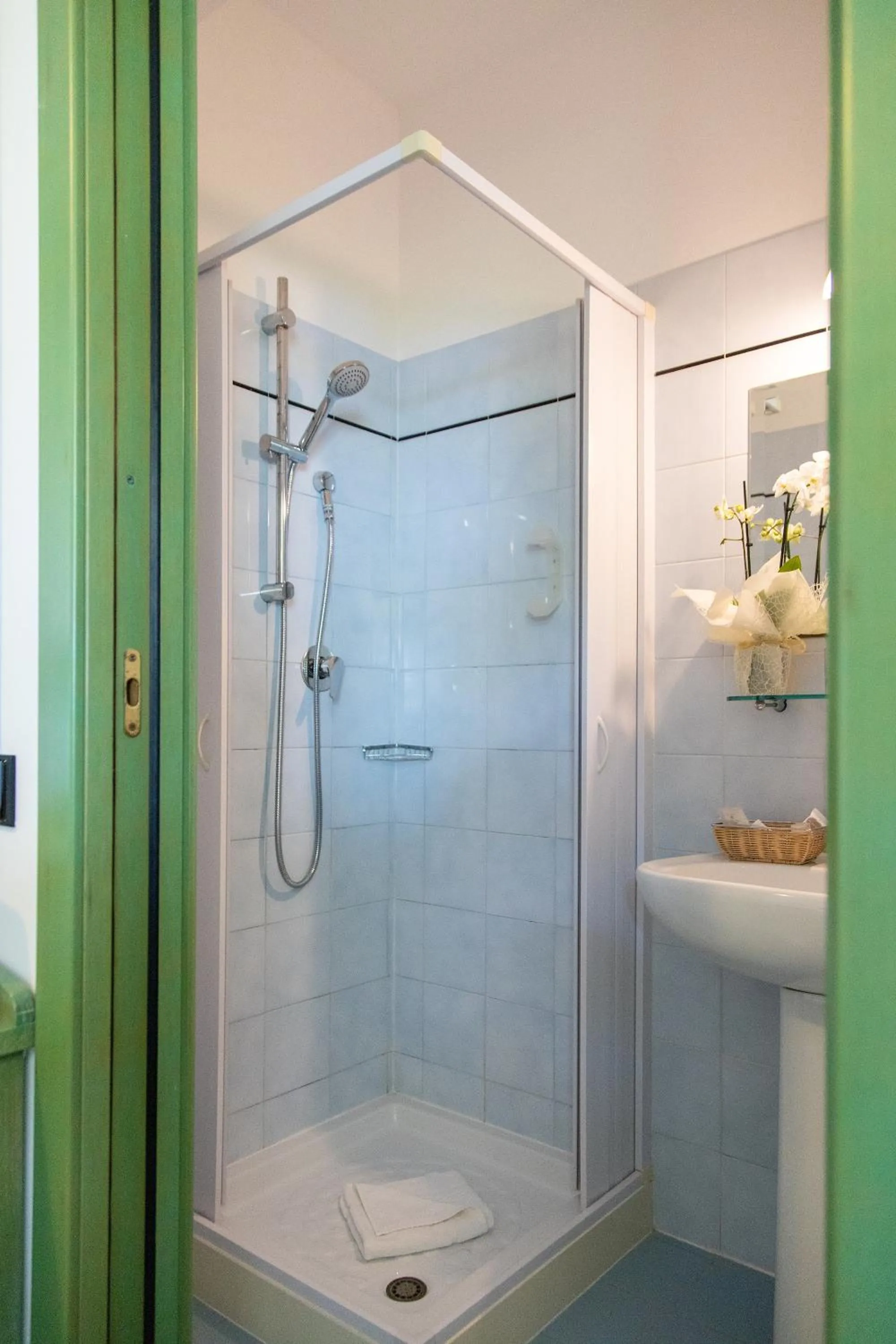 Shower in Hotel Cala Dei Pini