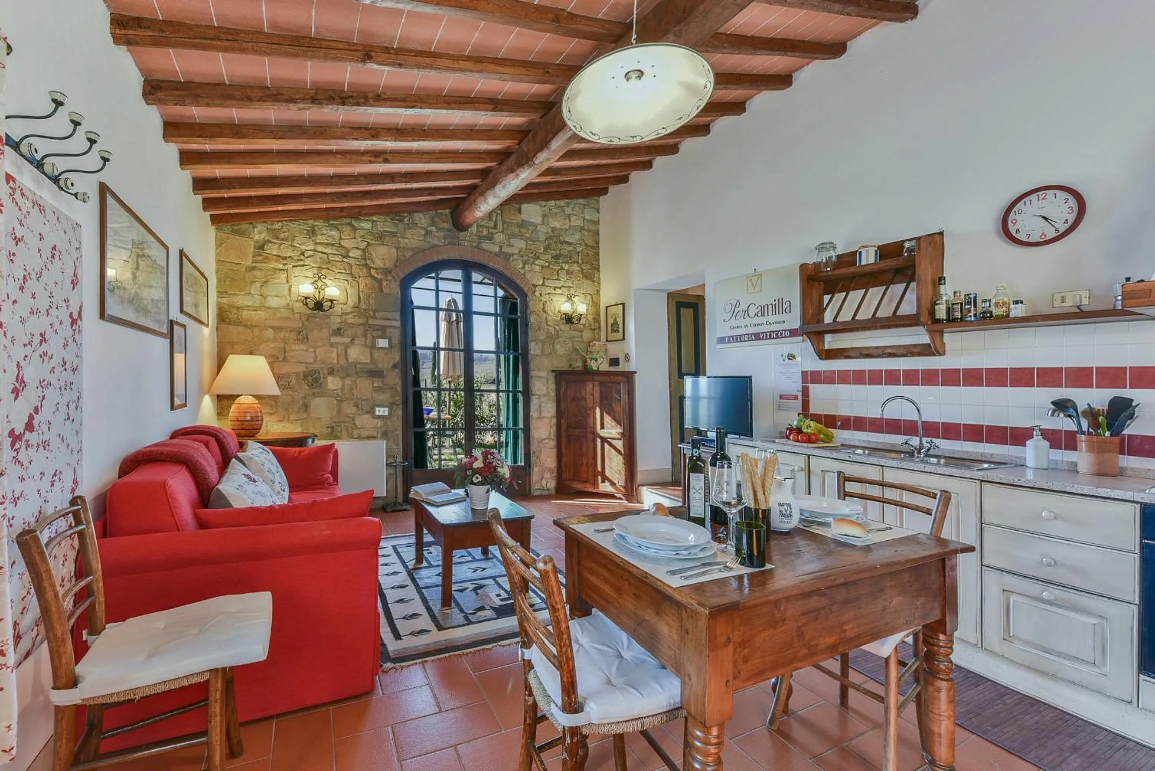One-Bedroom Apartment with Panoramic View in Viticcio