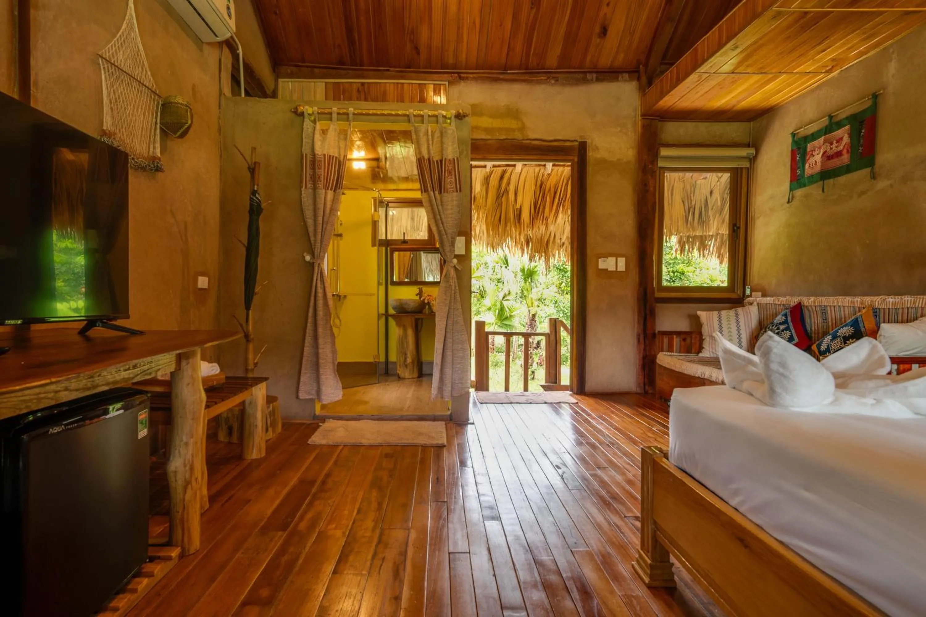 TV and multimedia, Bed in Mai Chau Onsen Retreat