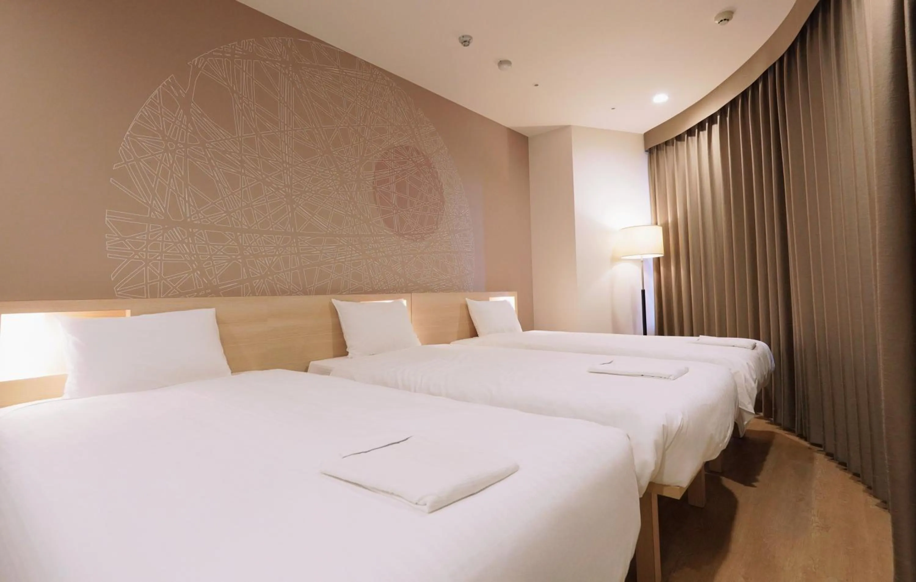 Bed in Park Central Sakura Hotel