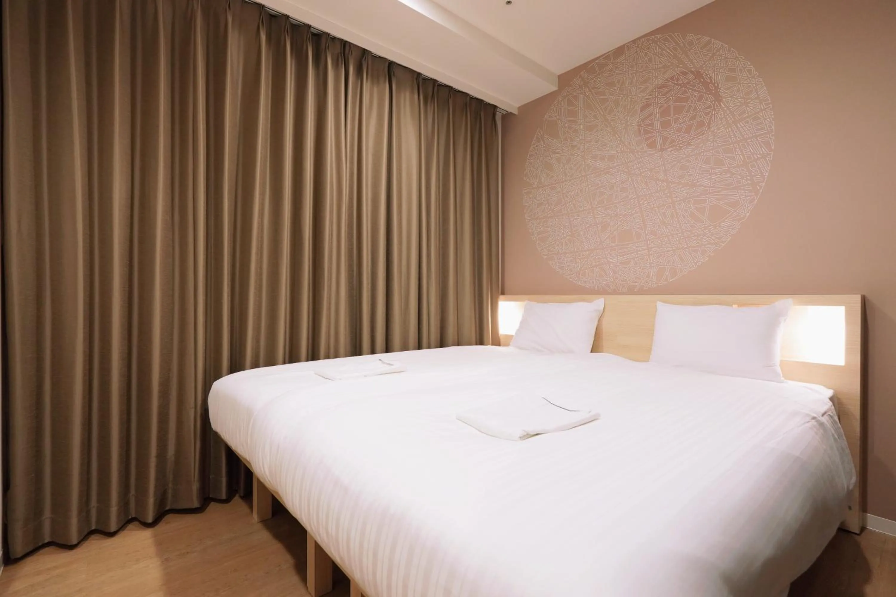 Bed in Park Central Sakura Hotel