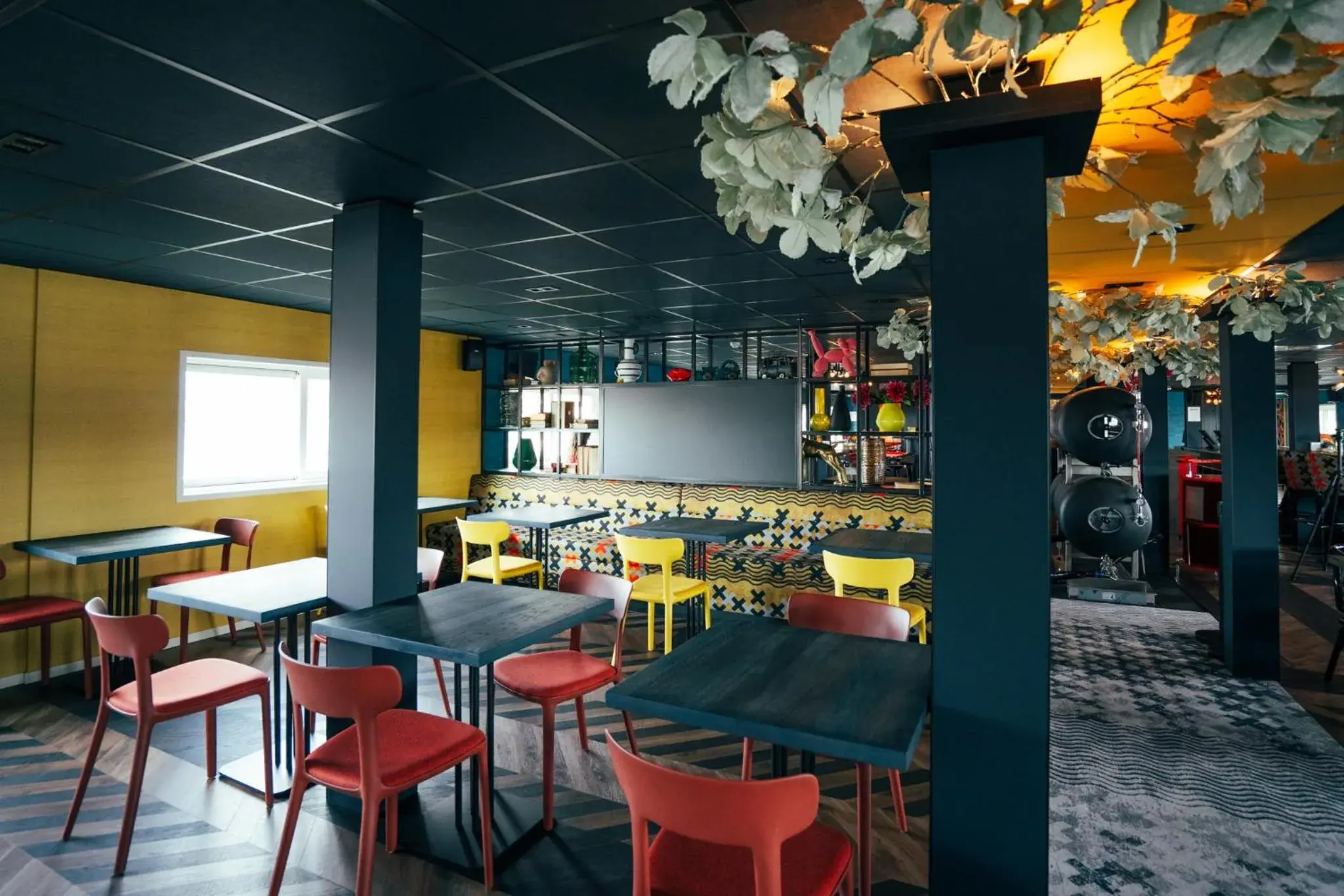 Restaurant/places to eat in Botel Restaurant/places to eat in Botel