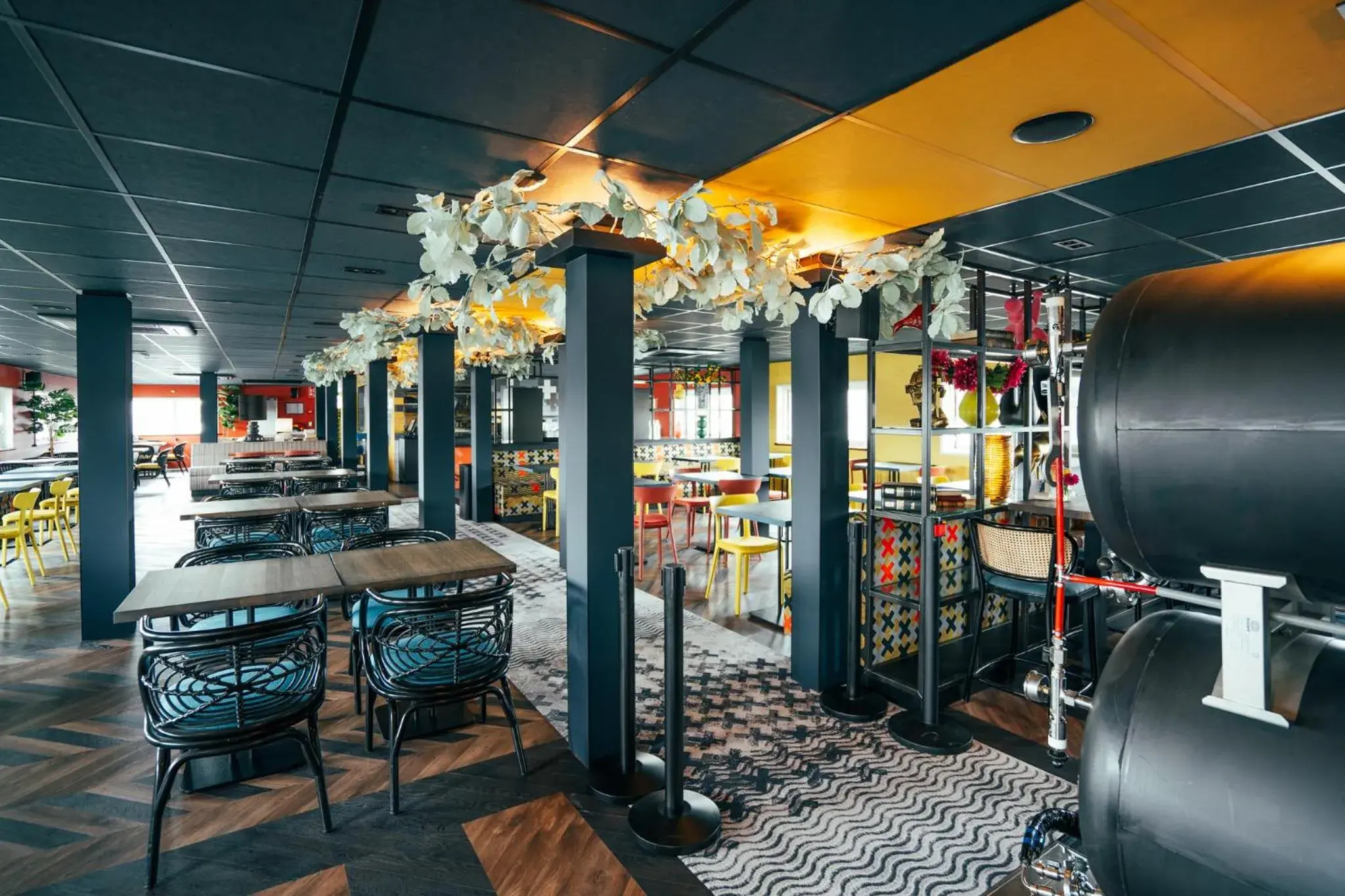 Restaurant/places to eat in Botel Restaurant/places to eat in Botel