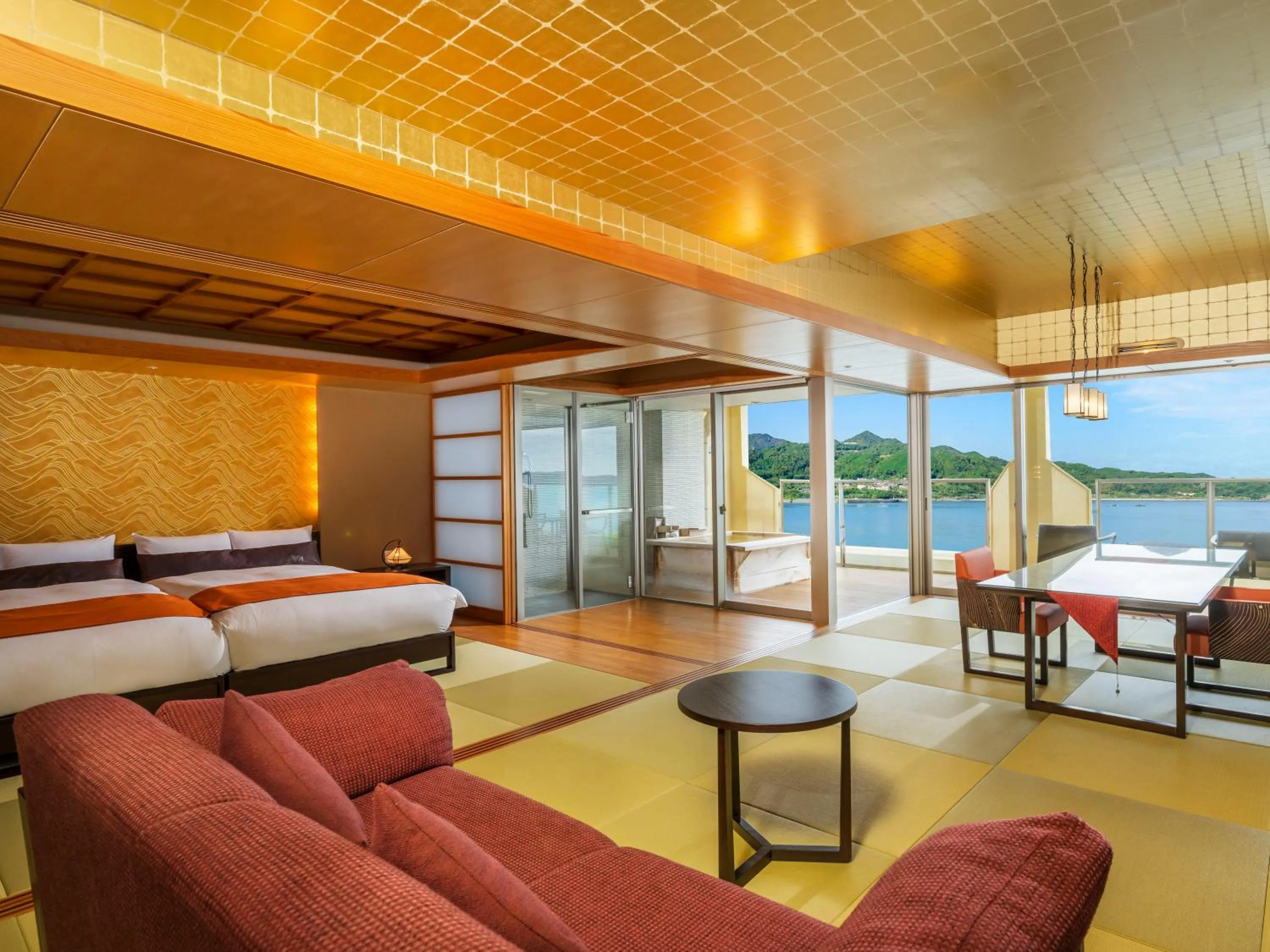 Photo of the whole room, Bed in KAMENOI HOTEL Nachi Katsuura