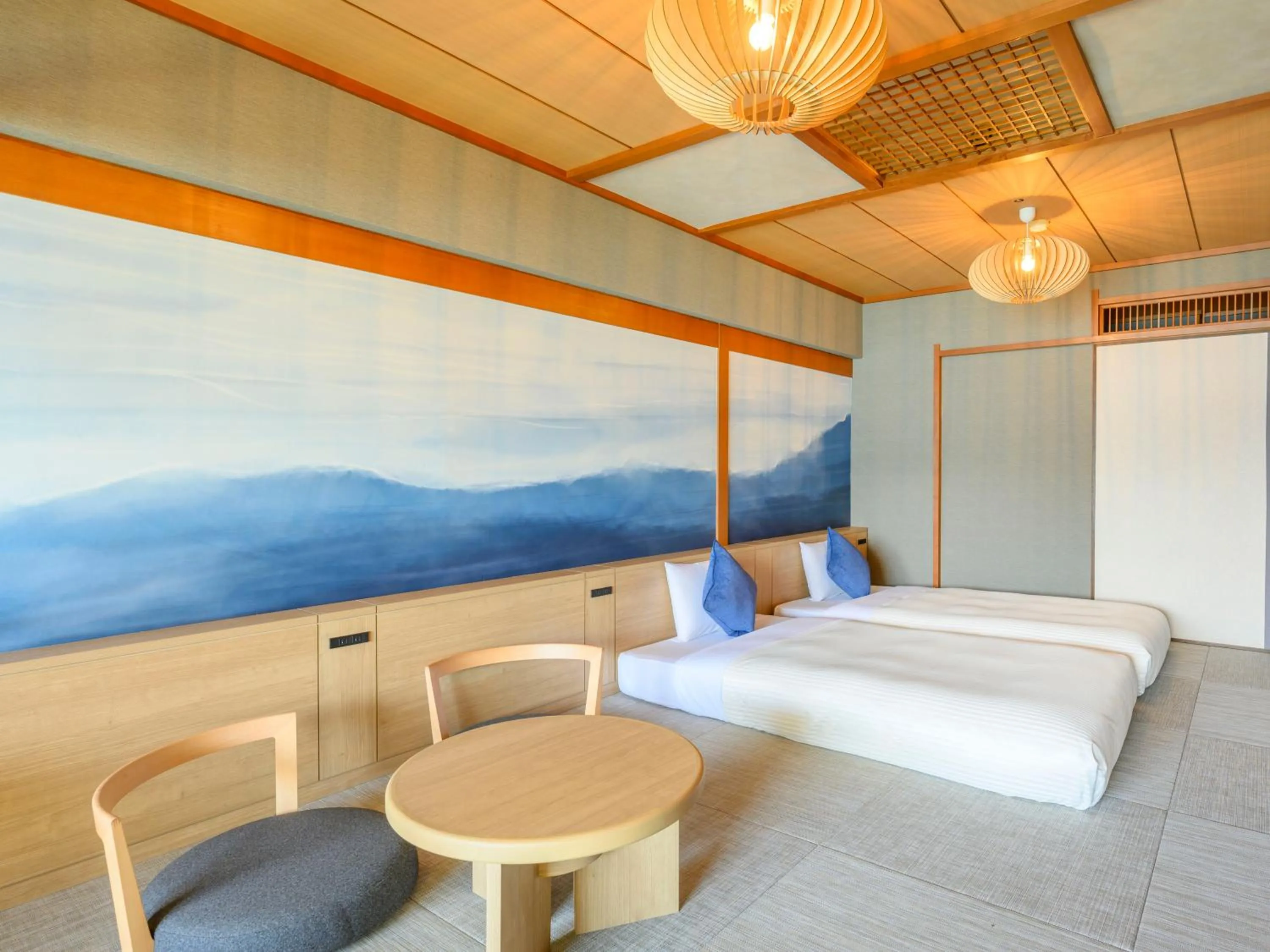 Photo of the whole room, Bed in KAMENOI HOTEL Nachi Katsuura