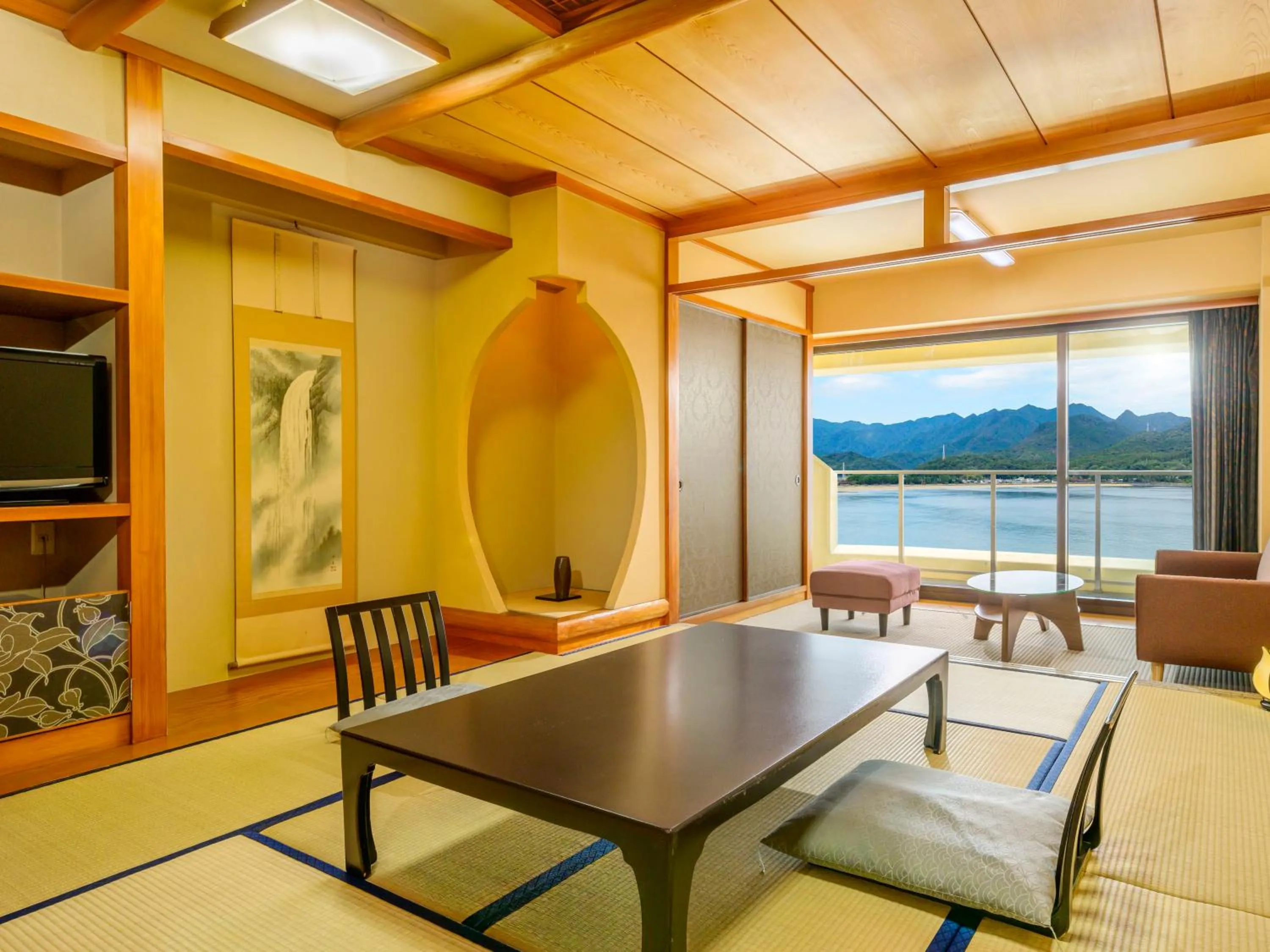 Photo of the whole room in KAMENOI HOTEL Nachi Katsuura