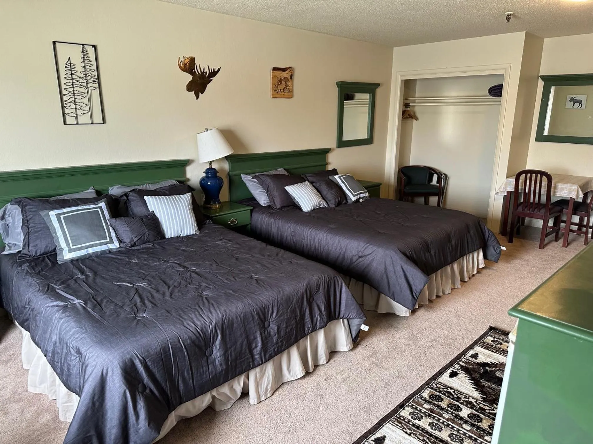 Bed in The Kenai Inn