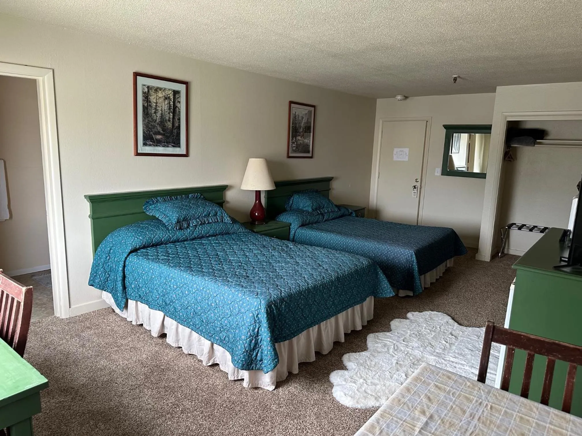 Bed in The Kenai Inn