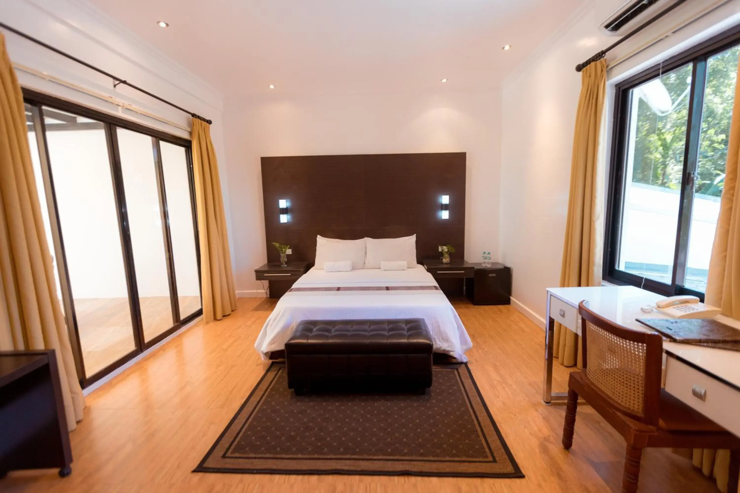 Bedroom, Bed in Bellagio Hills Hotel and Restaurant Bedroom, Bed in Bellagio Hills Hotel and Restaurant