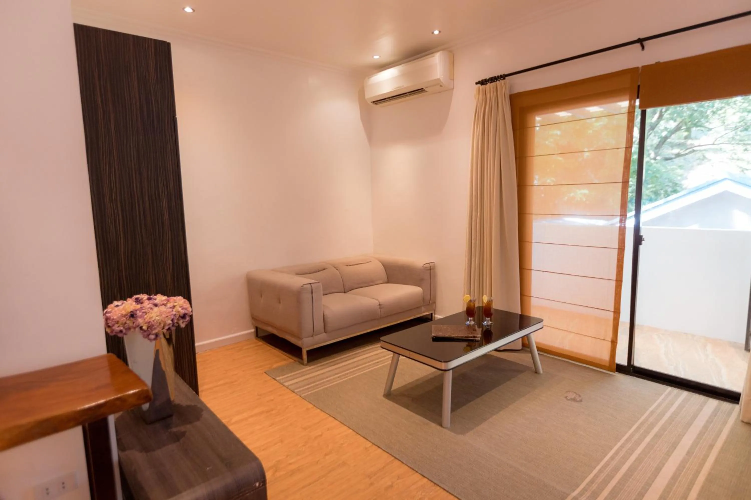 Seating area in Bellagio Hills Hotel and Restaurant