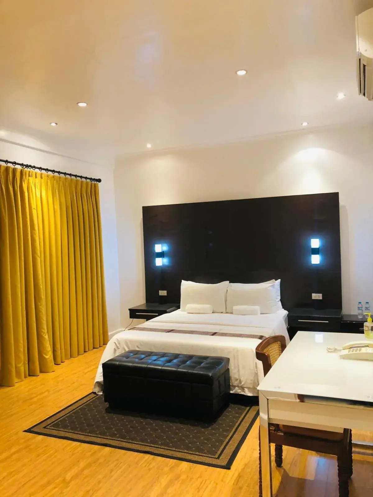 Bed in Bellagio Hills Hotel and Restaurant Bed in Bellagio Hills Hotel and Restaurant