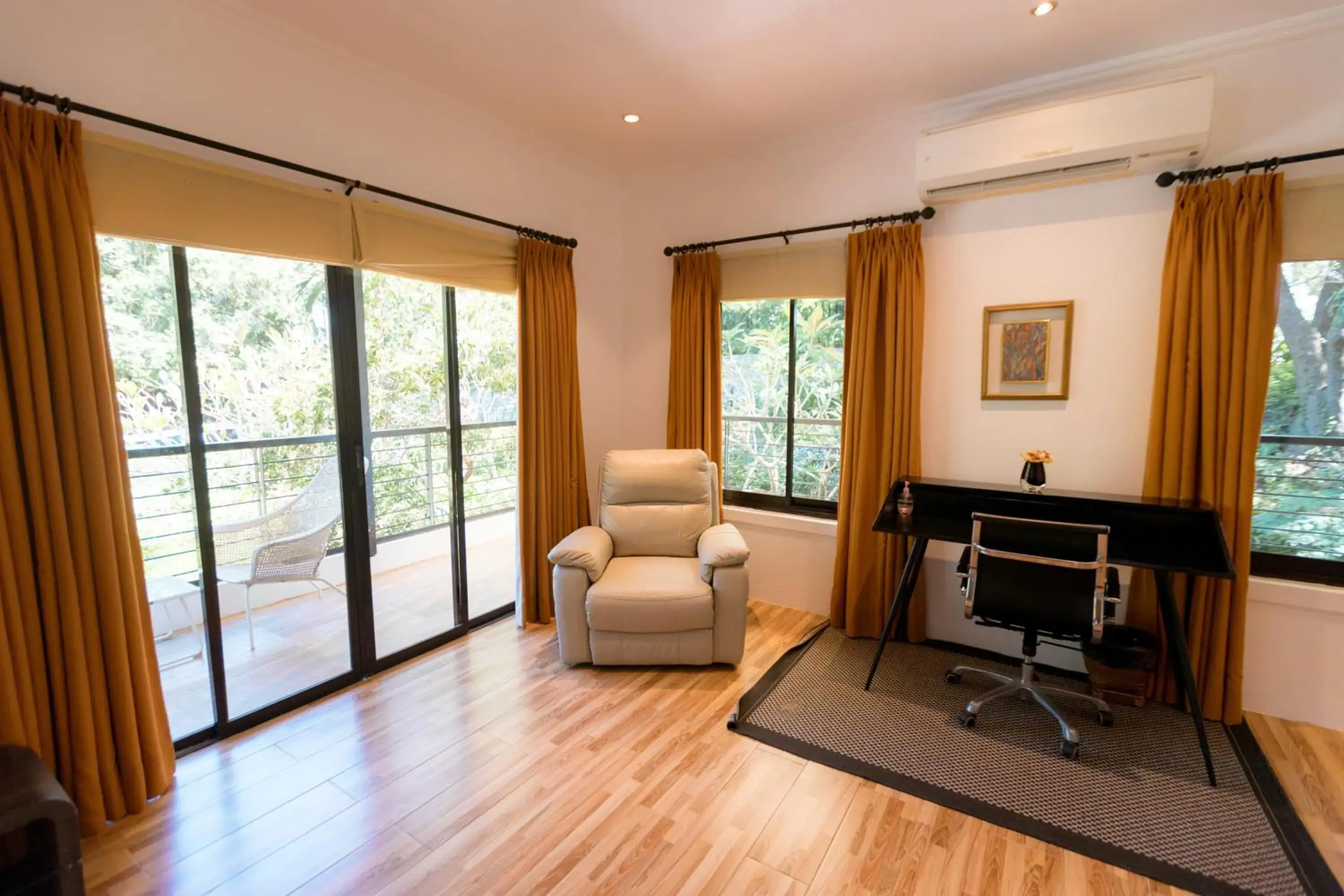 hair dresser in Bellagio Hills Hotel and Restaurant hair dresser in Bellagio Hills Hotel and Restaurant