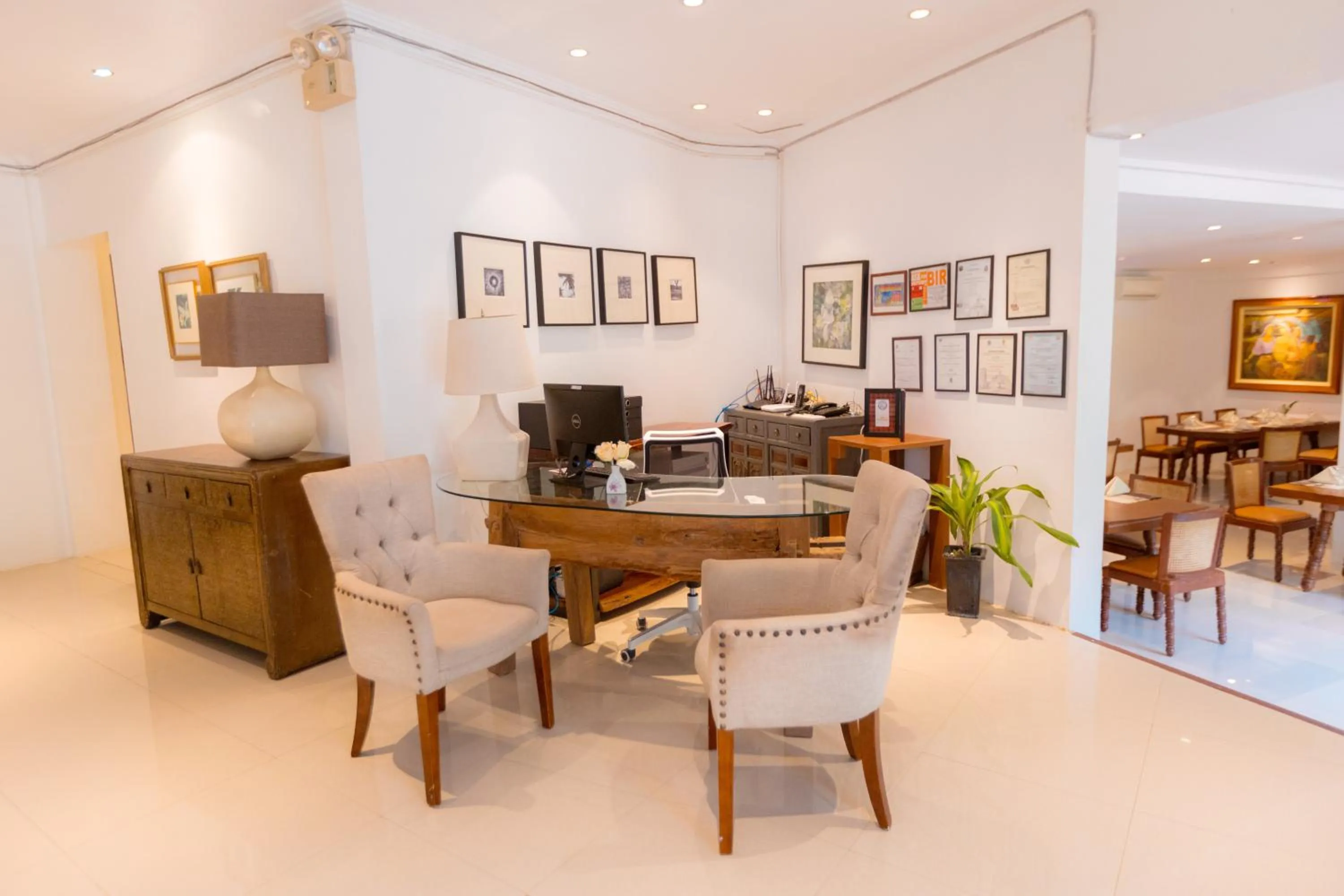 Property building in Bellagio Hills Hotel and Restaurant