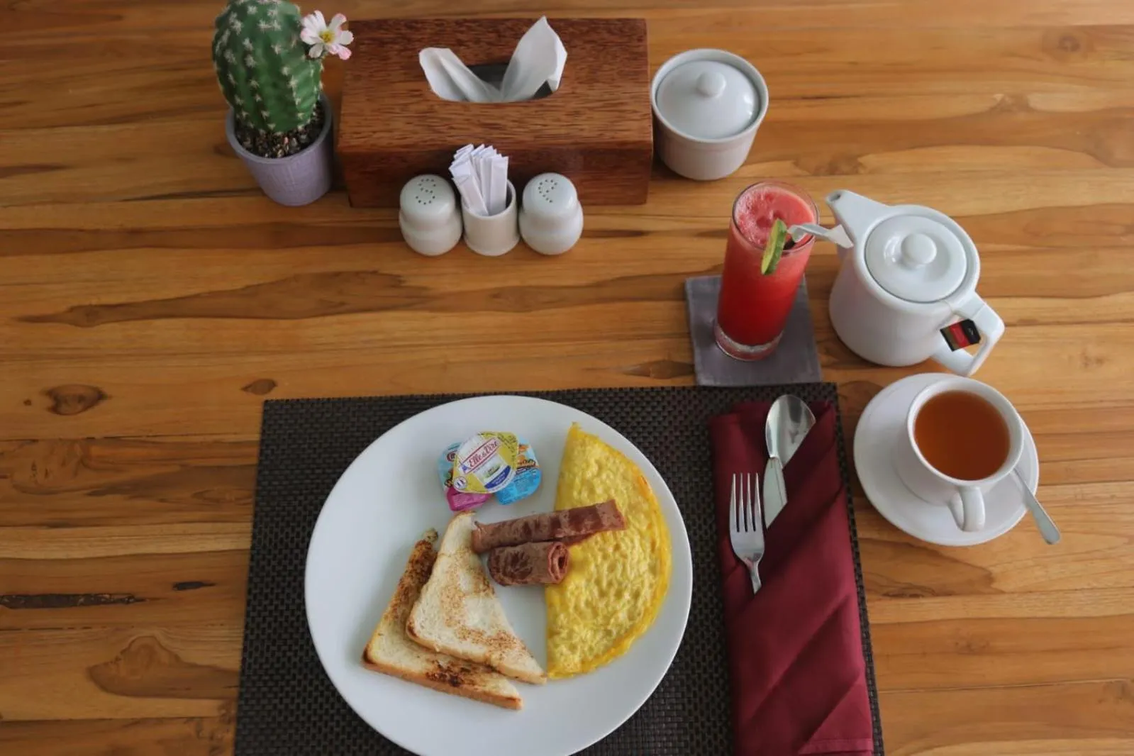 Food and drinks in BALE DATU BUNGALLOW