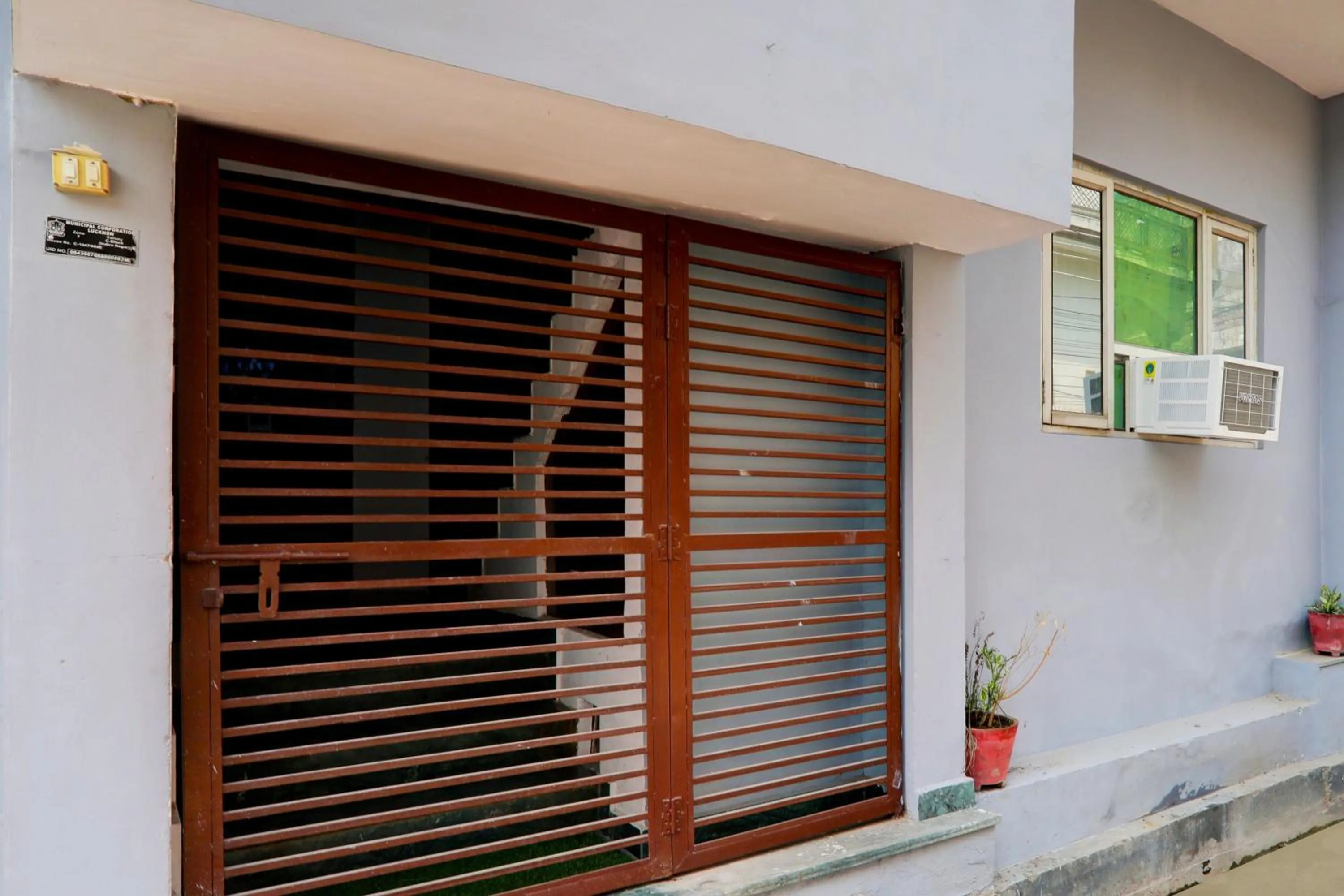 Facade/entrance in Hotel O Raama