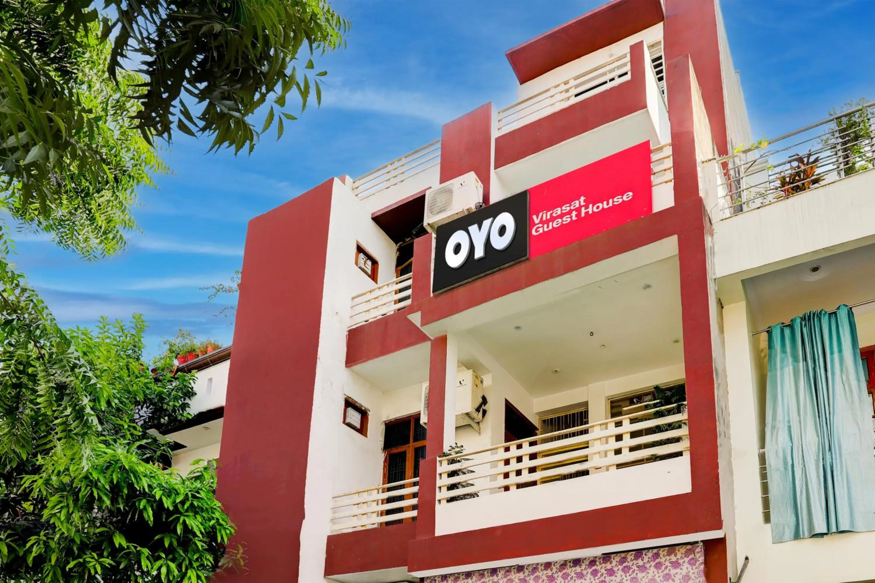 Facade/entrance in Hotel O Virasat Guest House