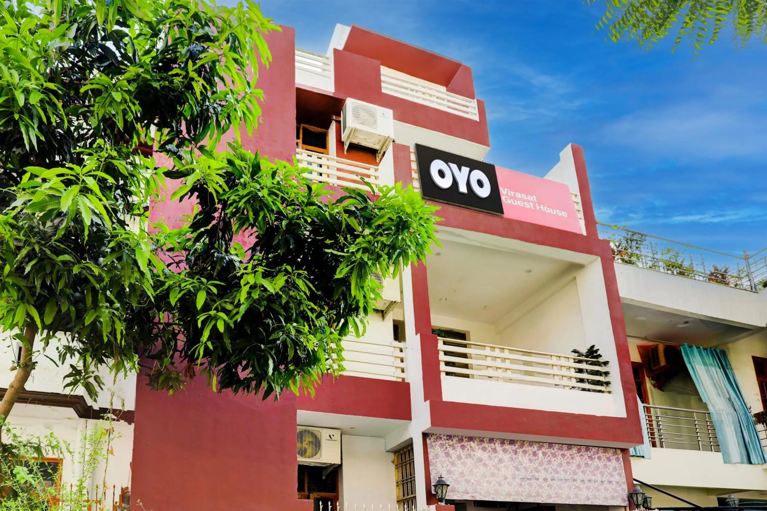 Facade/entrance in Hotel O Virasat Guest House